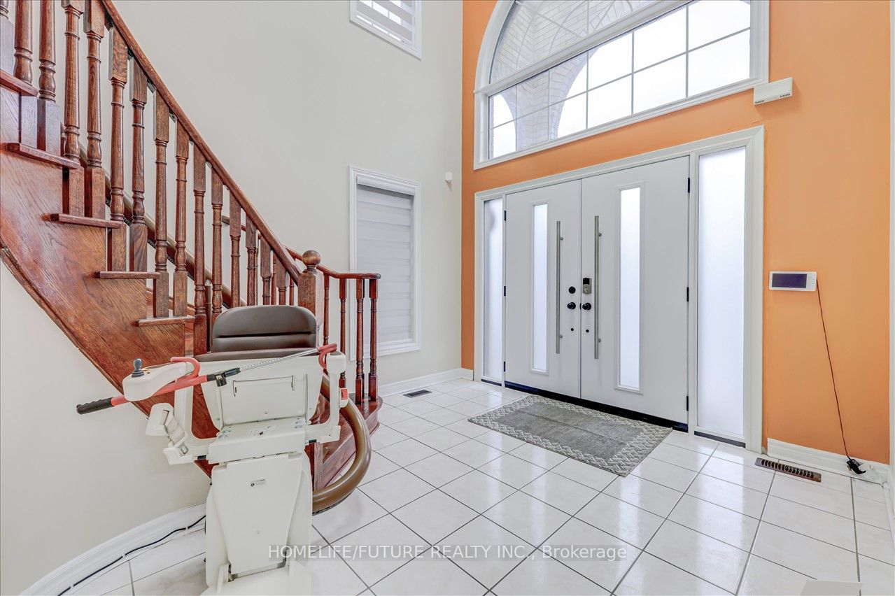 304 Elson St Property Photo 4