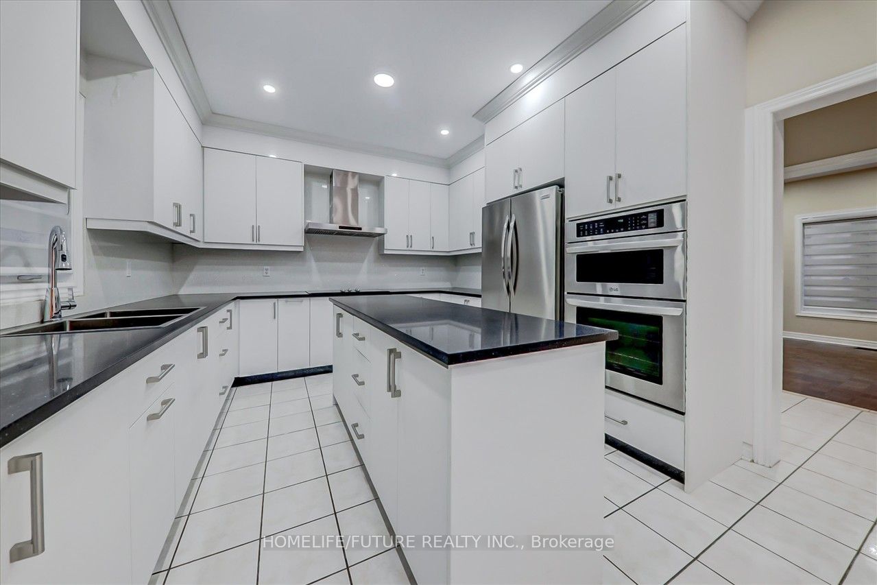 304 Elson St Property Photo 13