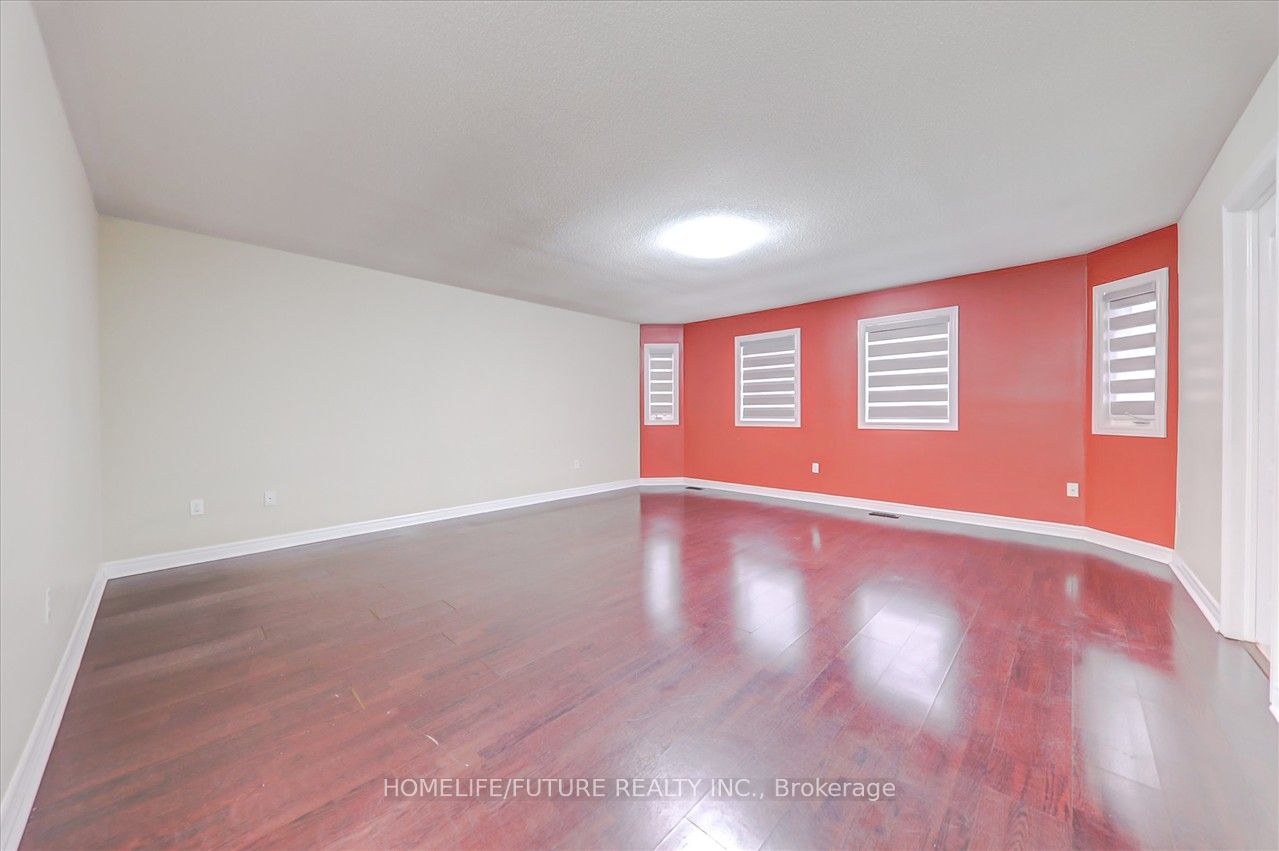304 Elson St Property Photo 19