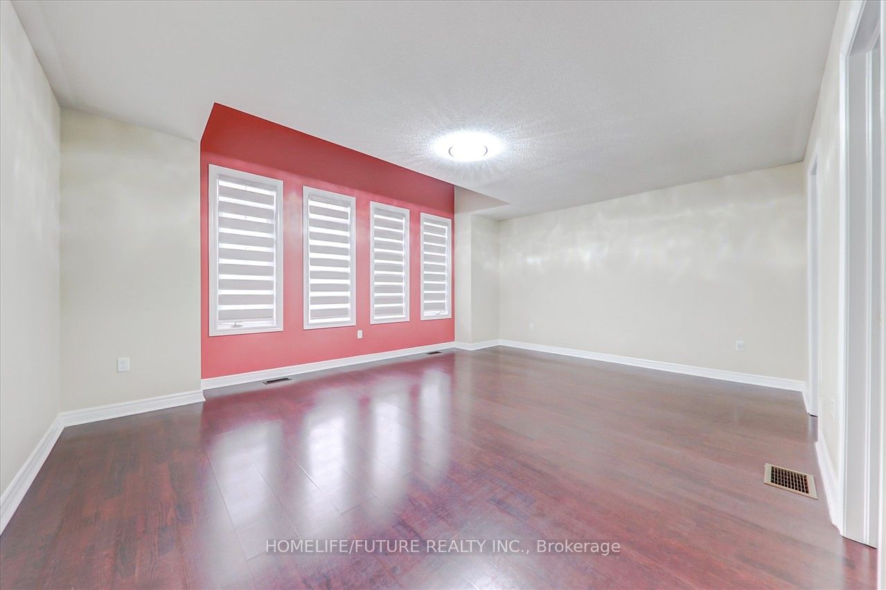 304 Elson St Property Photo 25