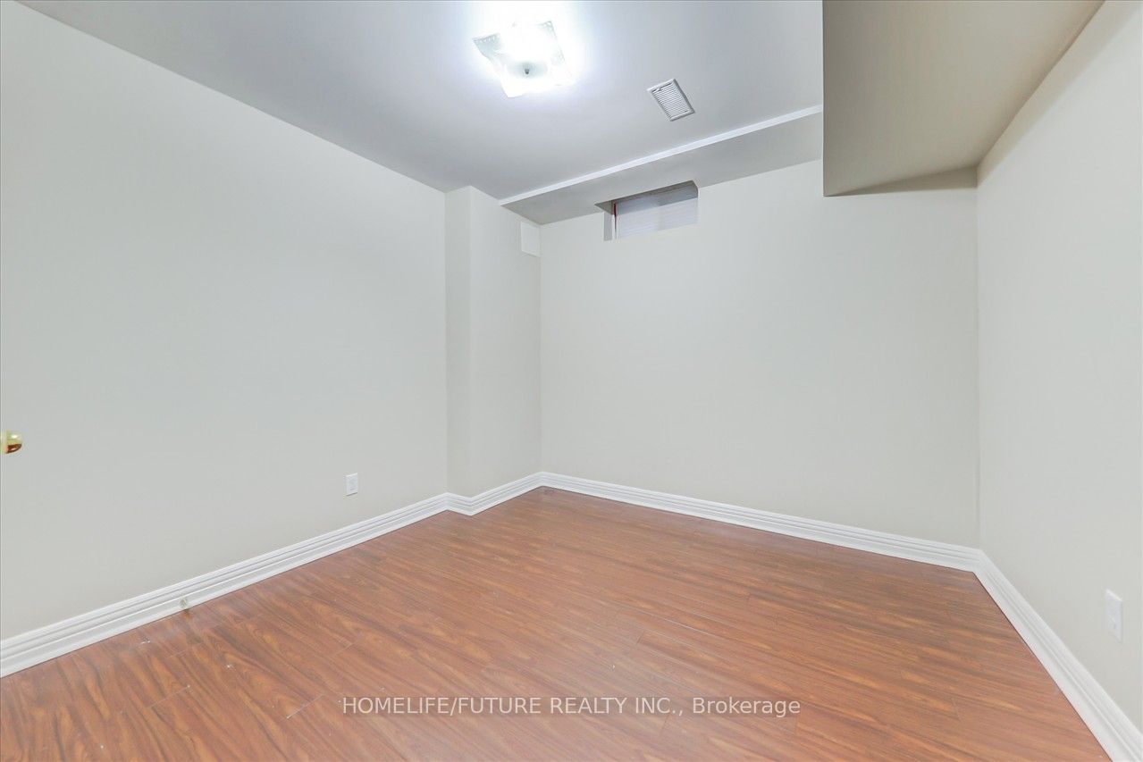 304 Elson St Property Photo 36