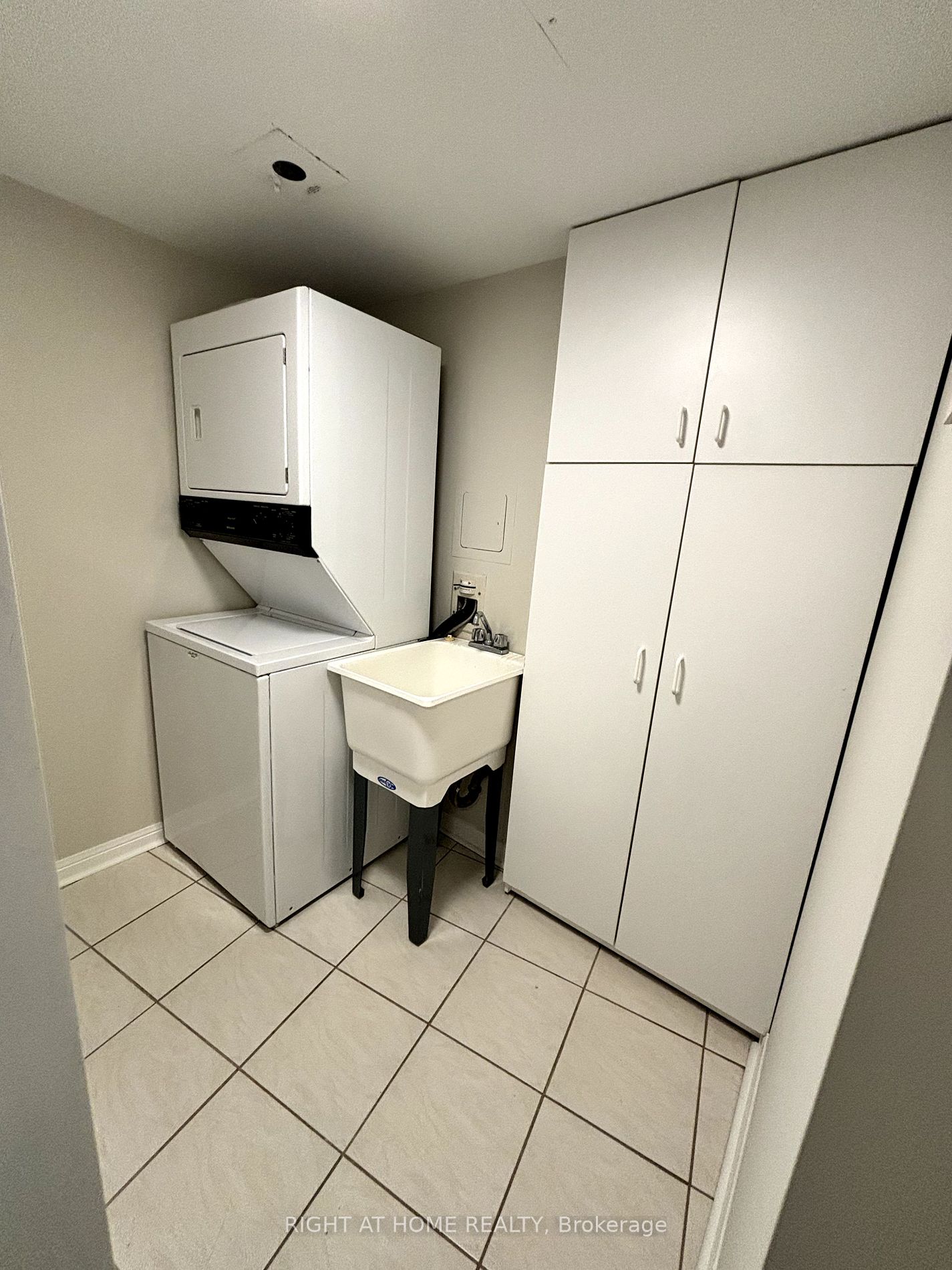 2502 Rutherford Rd 409 Property Photo 12