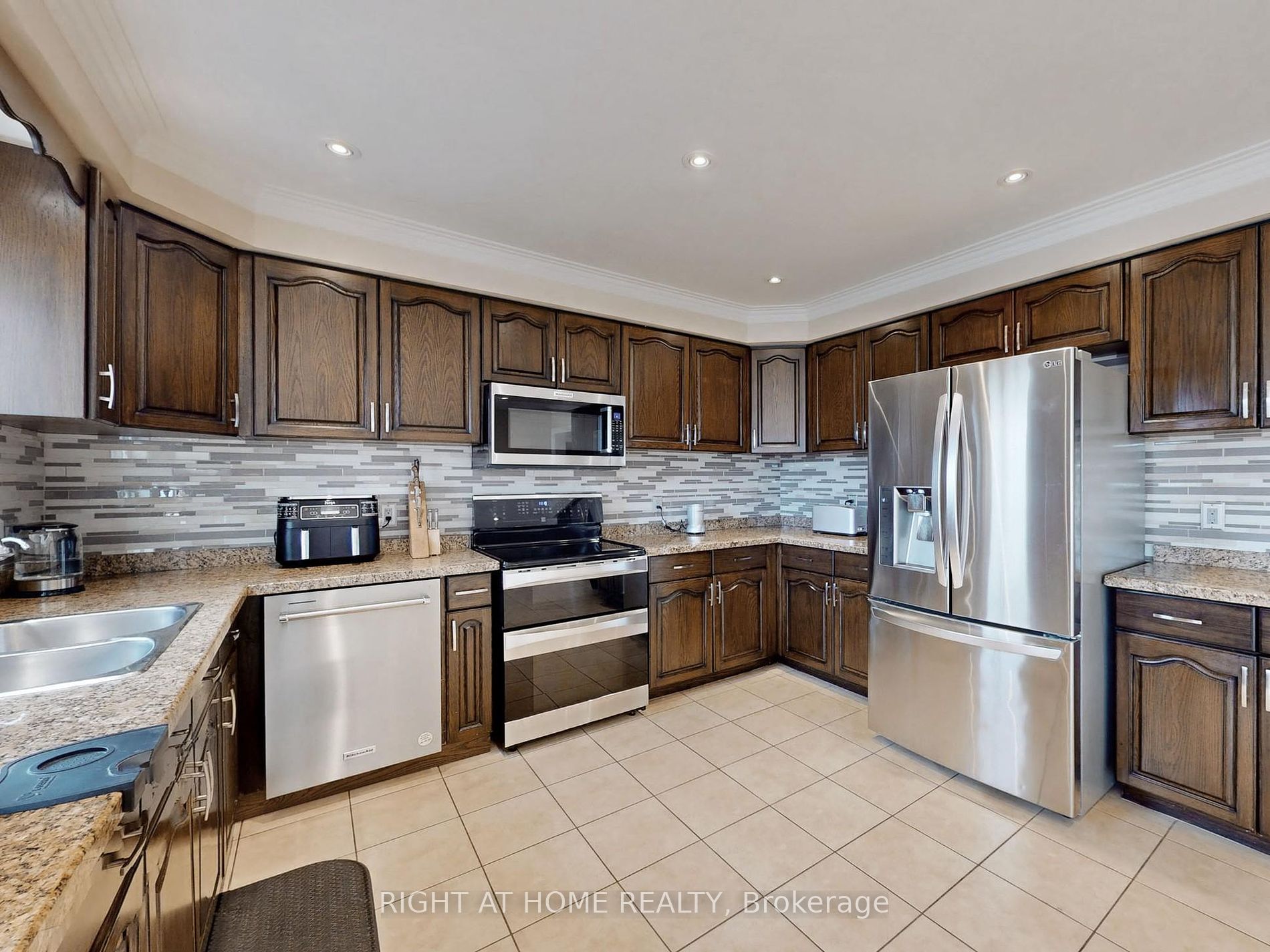 131 Pemberton Rd S Property Photo 10