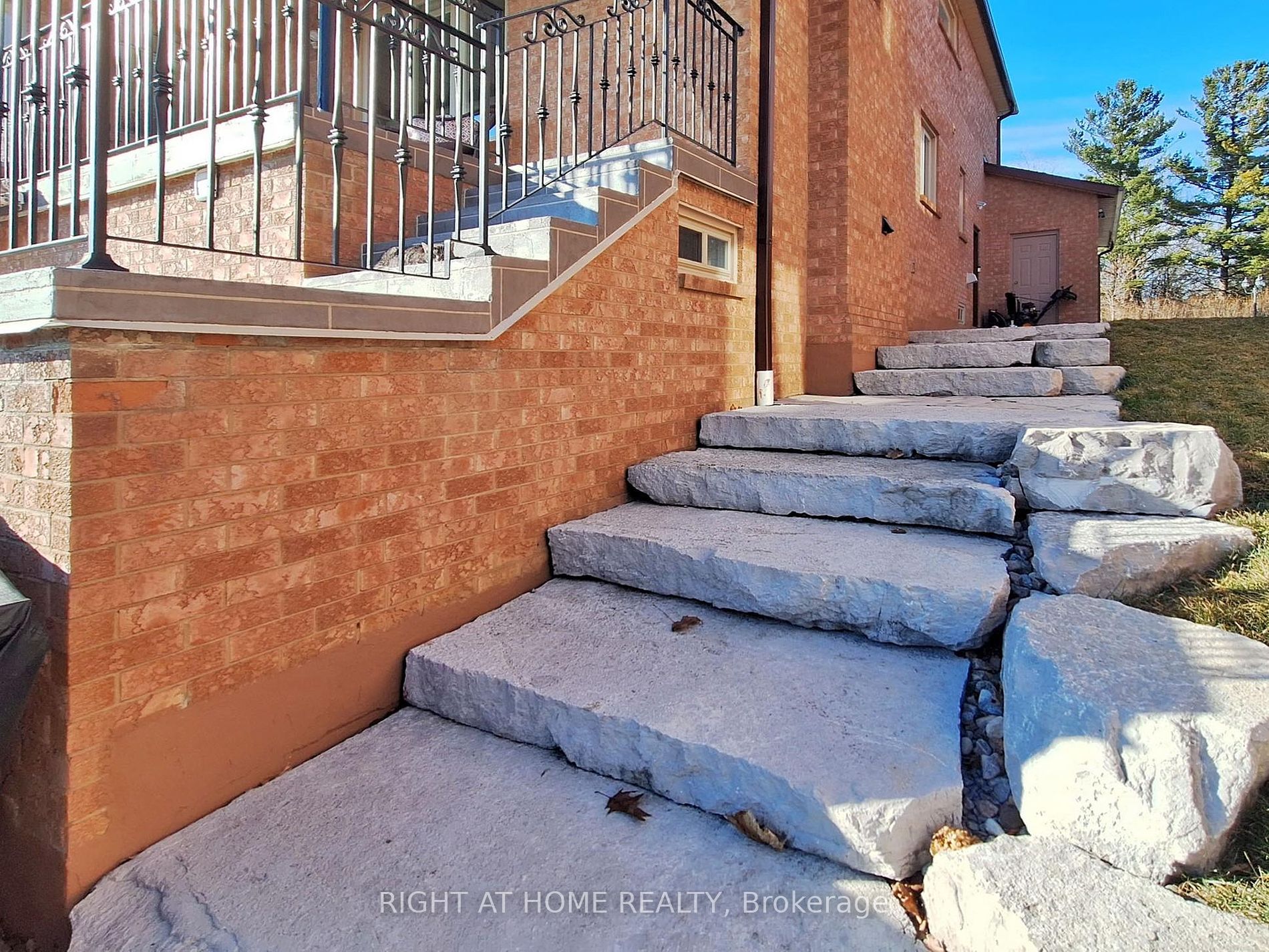 131 Pemberton Rd S Property Photo 35