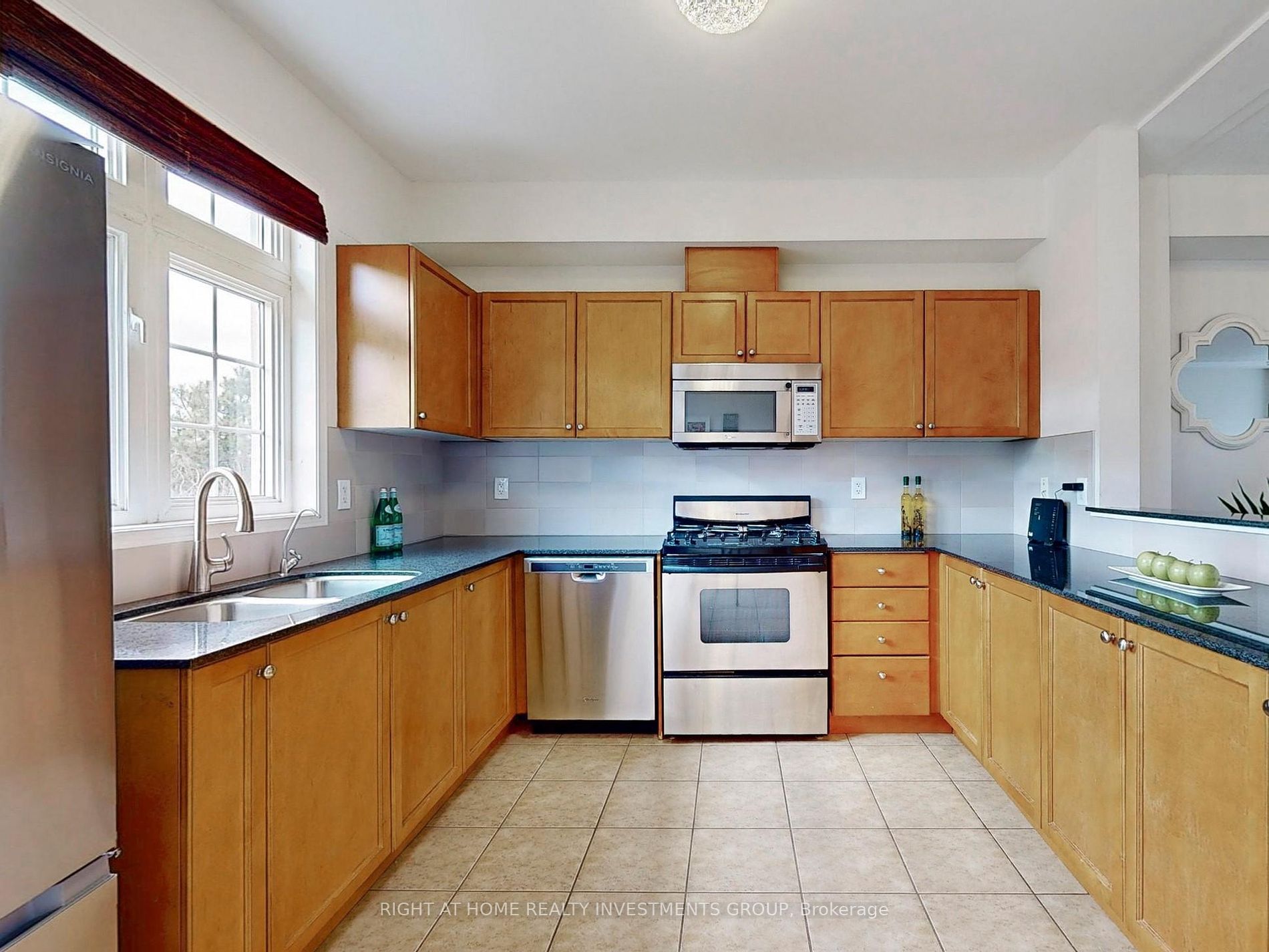 40 Burgon Pl Property Photo 11