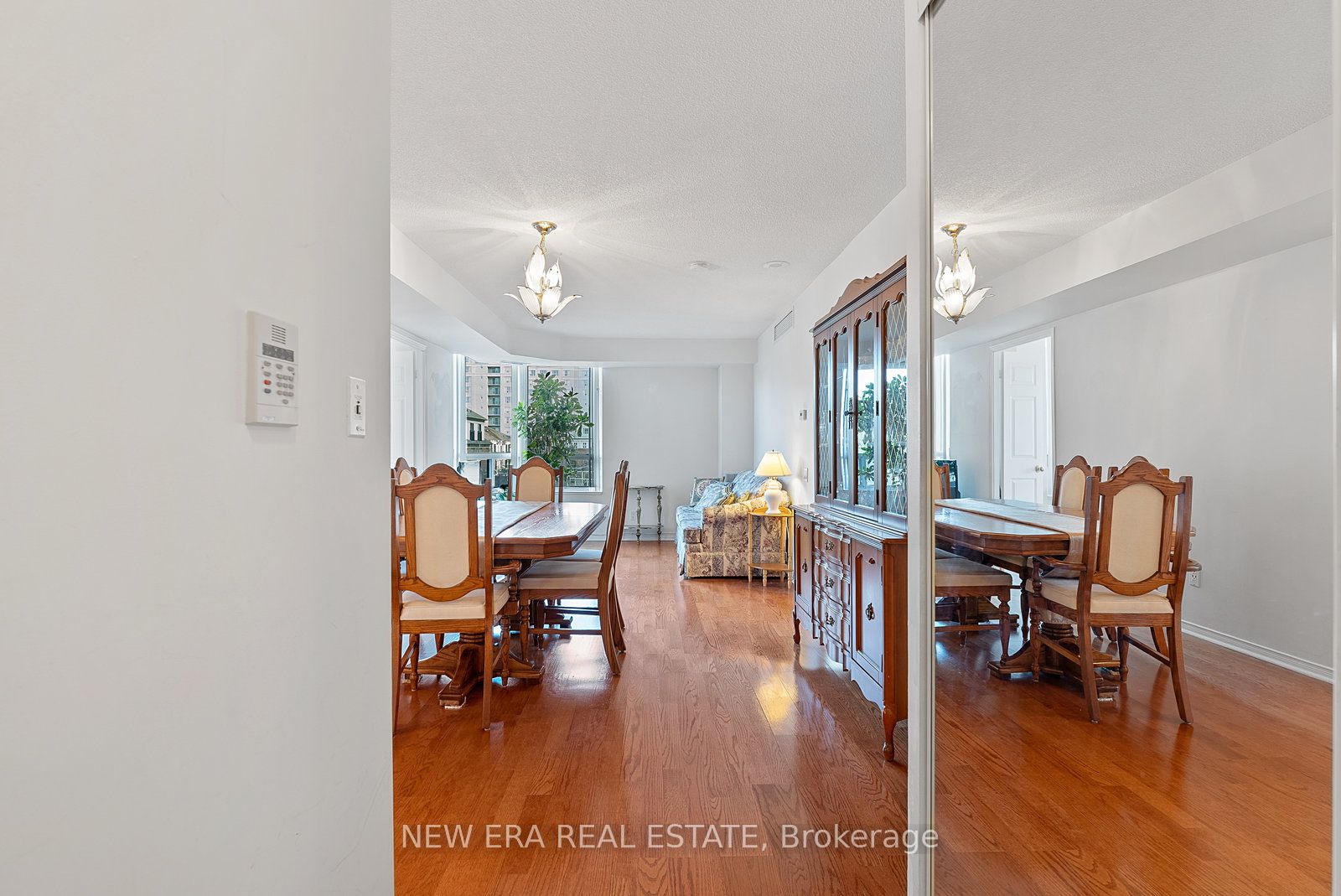 5 Emerald Lane 3 Property Photo 2