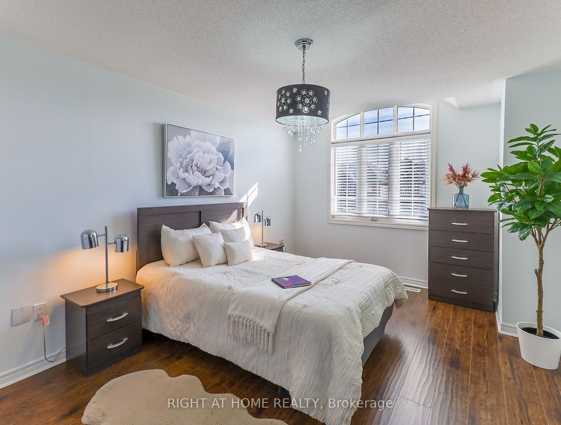 24 Donald Stewart Cres Property Photo 16