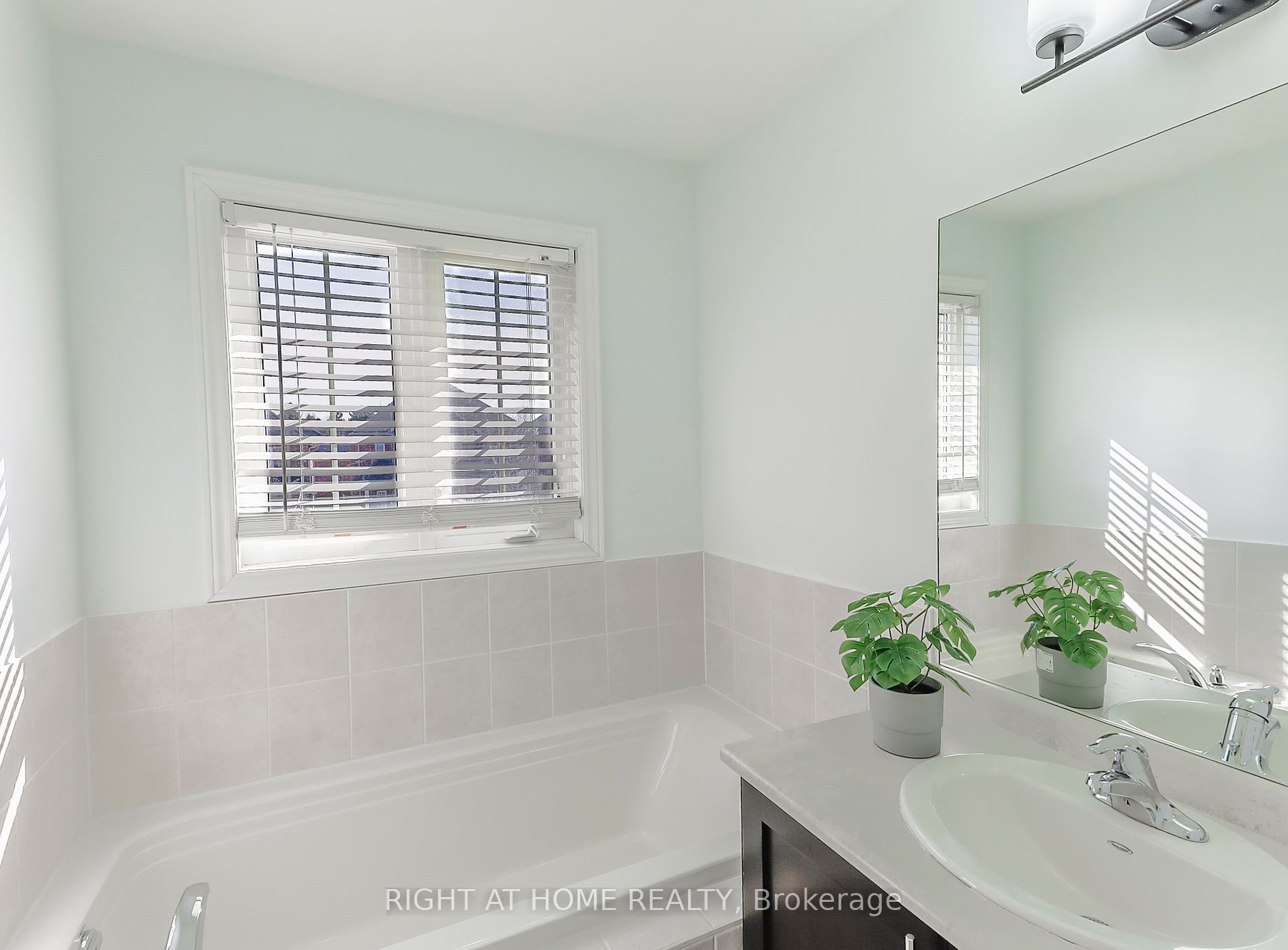24 Donald Stewart Cres Property Photo 20