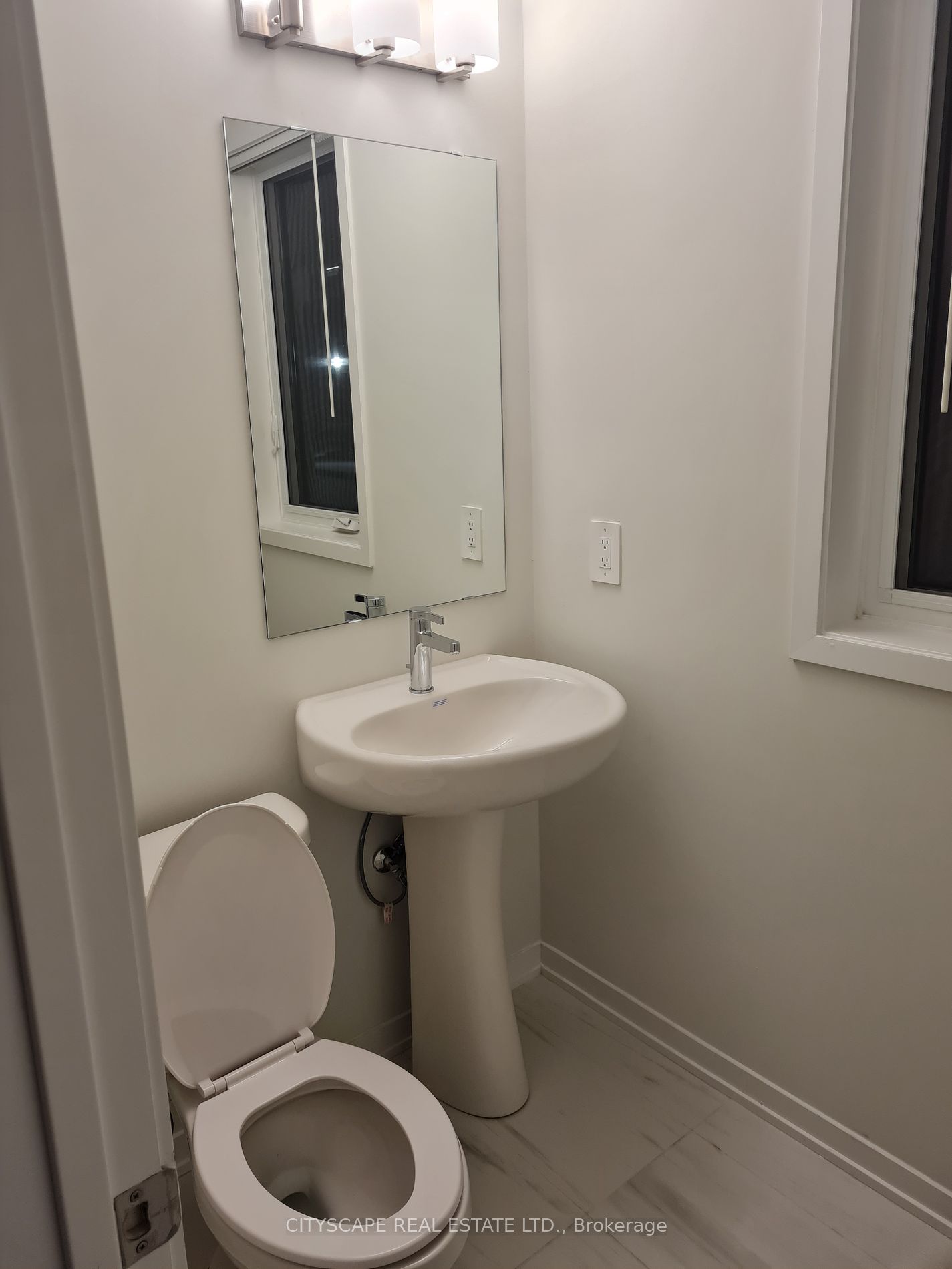 11 Honeycrisp Cres 23 Property Photo 6