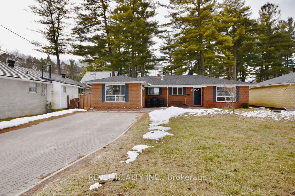 4 Bushey Ave Property Photo 2