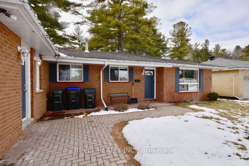 4 Bushey Ave Property Photo 4