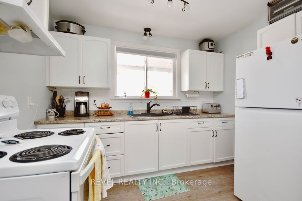 4 Bushey Ave Property Photo 8