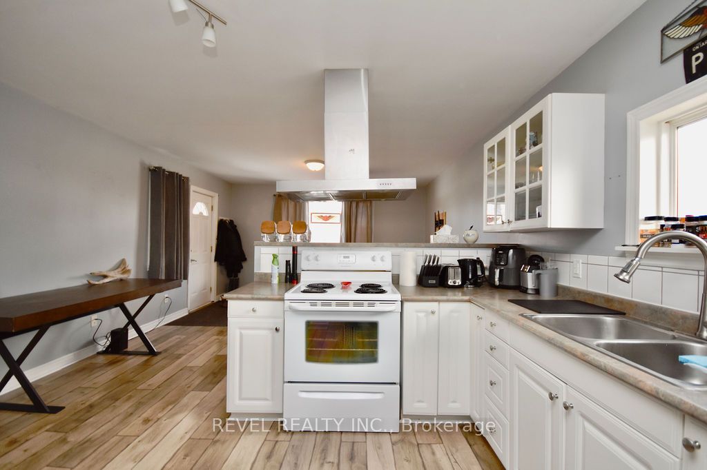 4 Bushey Ave Property Photo 28