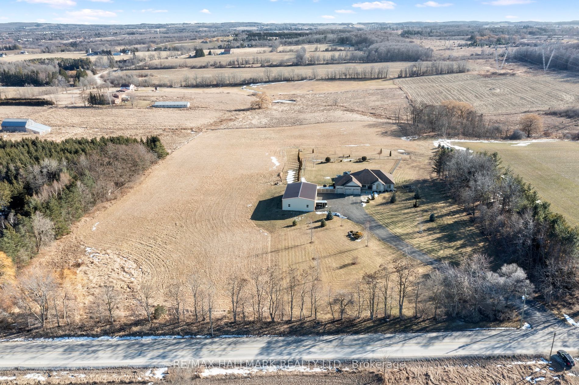 5253 Third Line Property Photo 1