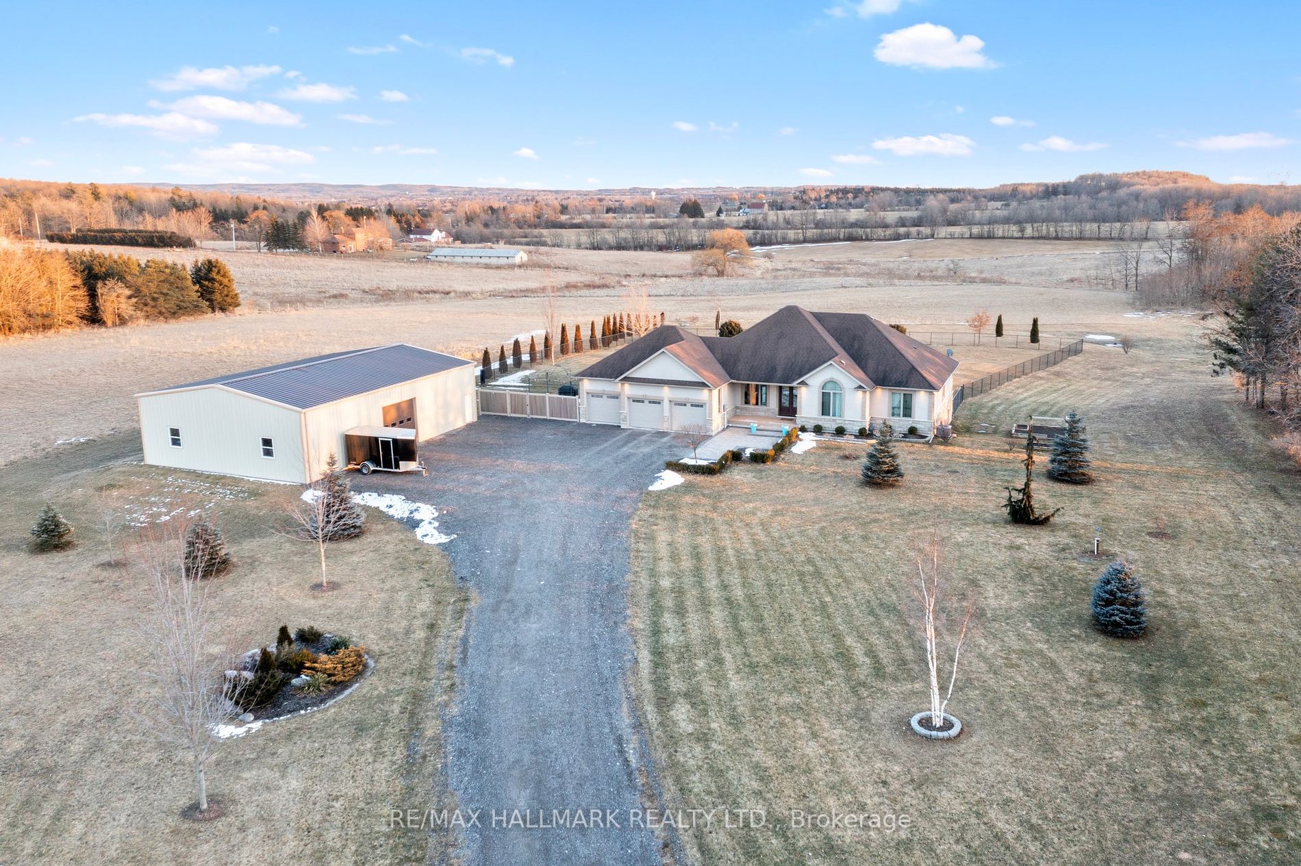 5253 Third Line Property Photo 2
