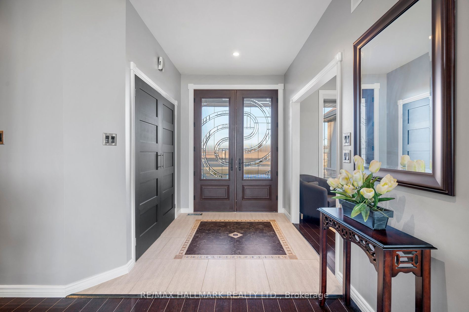 5253 Third Line Property Photo 5