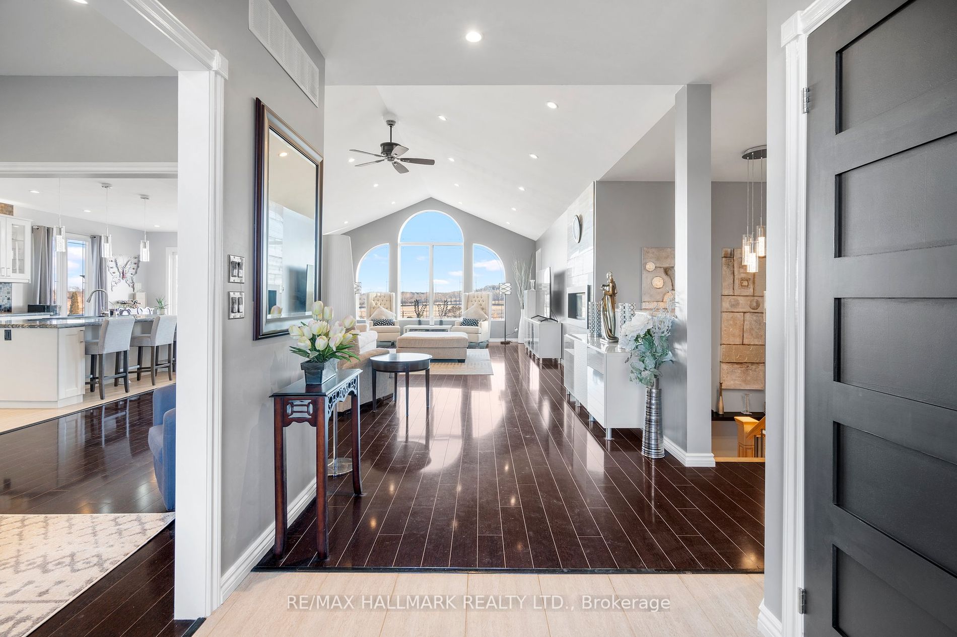 5253 Third Line Property Photo 6