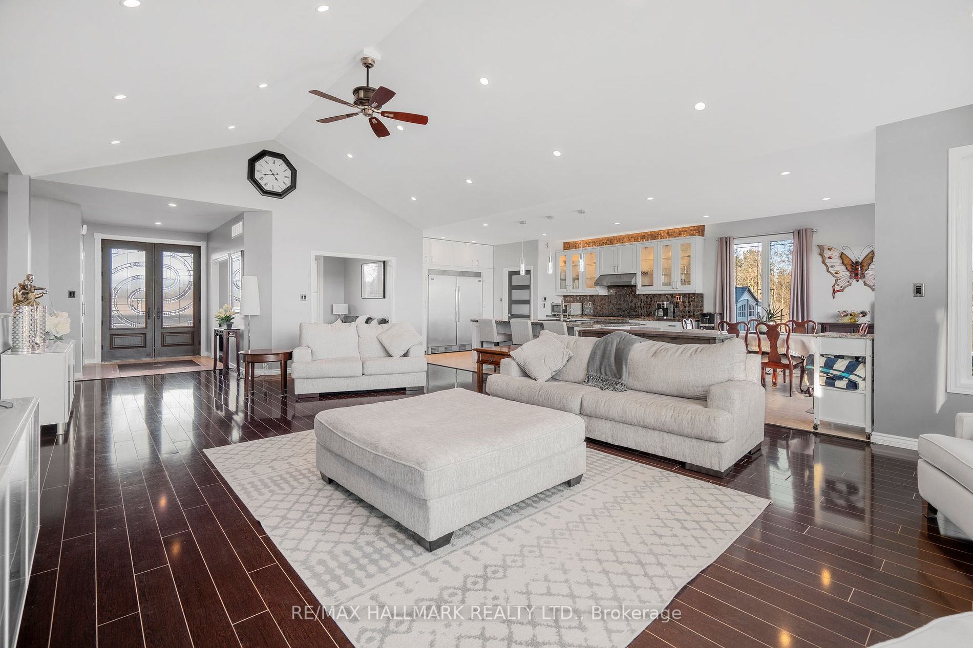 5253 Third Line Property Photo 9