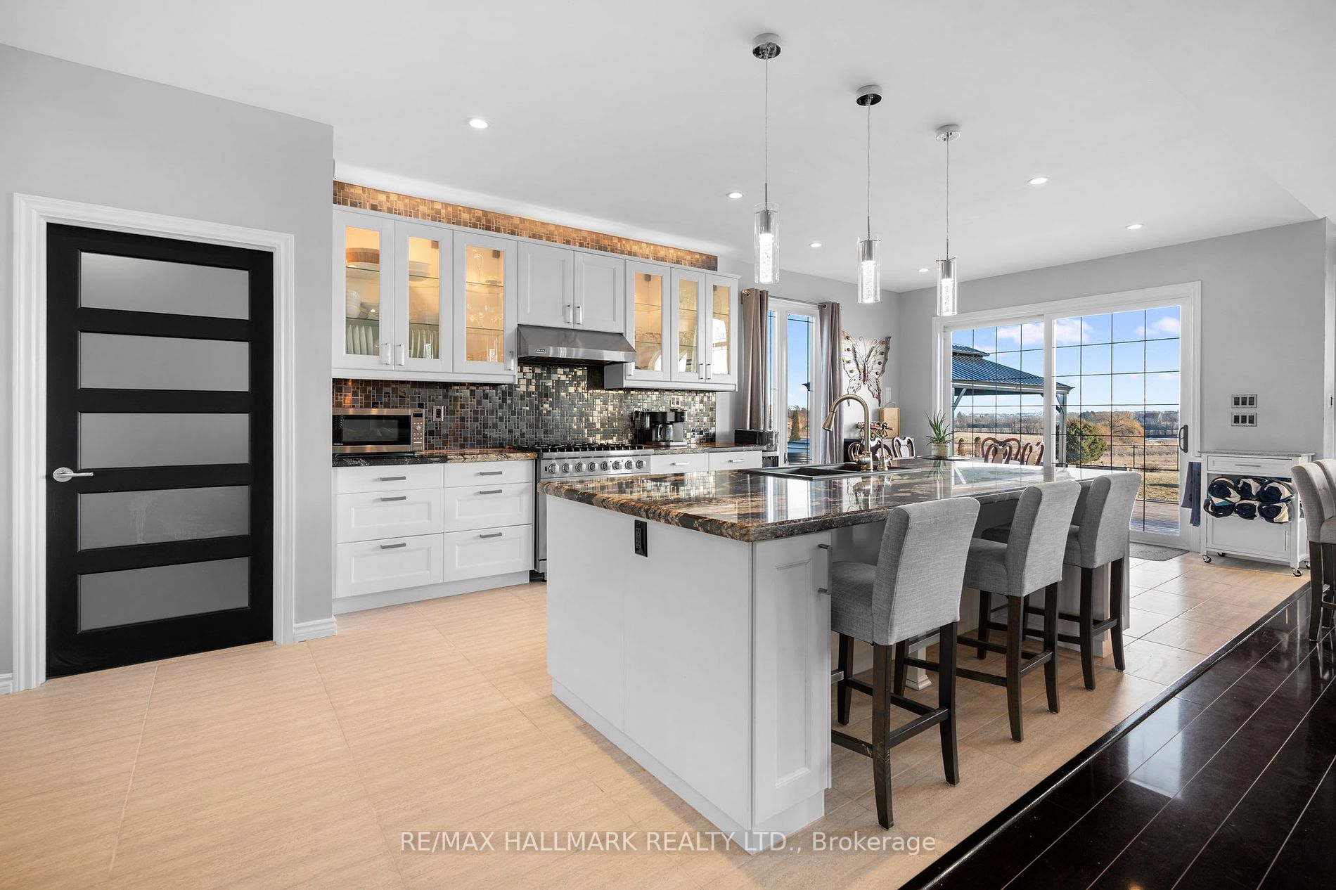 5253 Third Line Property Photo 11