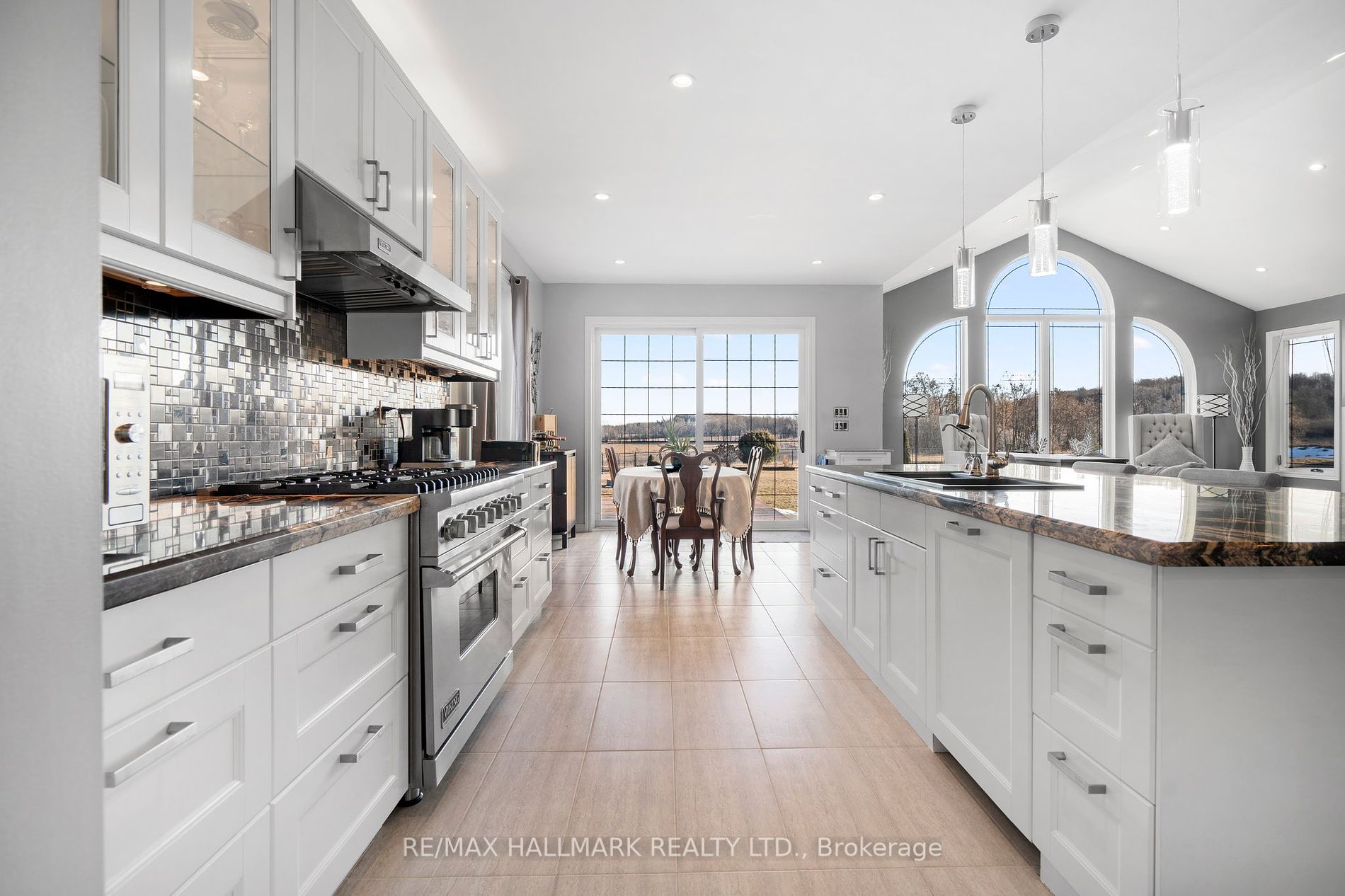 5253 Third Line Property Photo 12