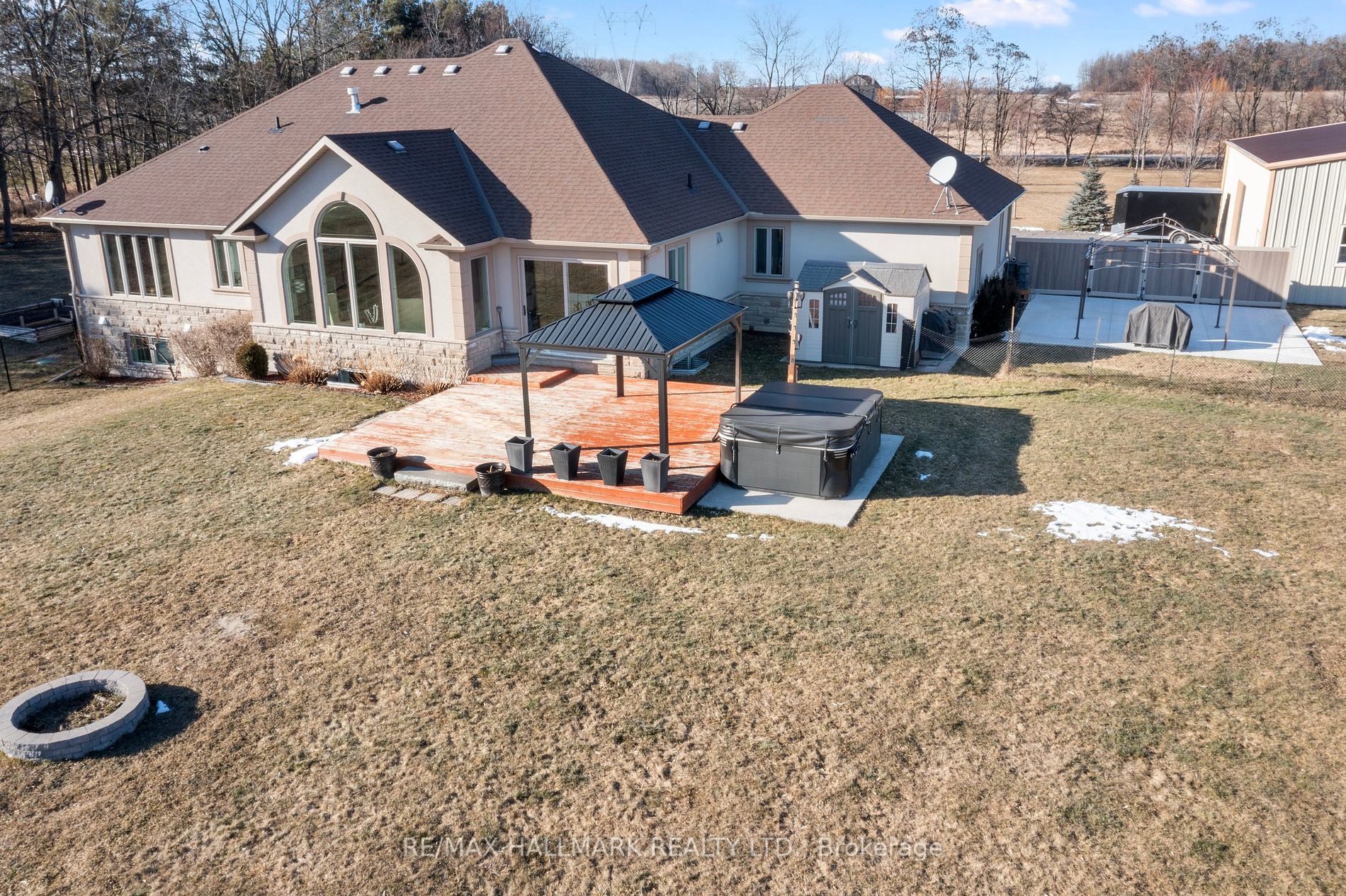 5253 Third Line Property Photo 40