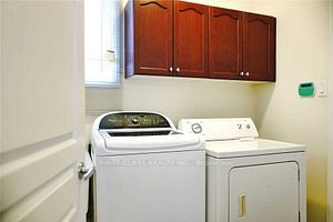 107 Routledge Dr Property Photo 23