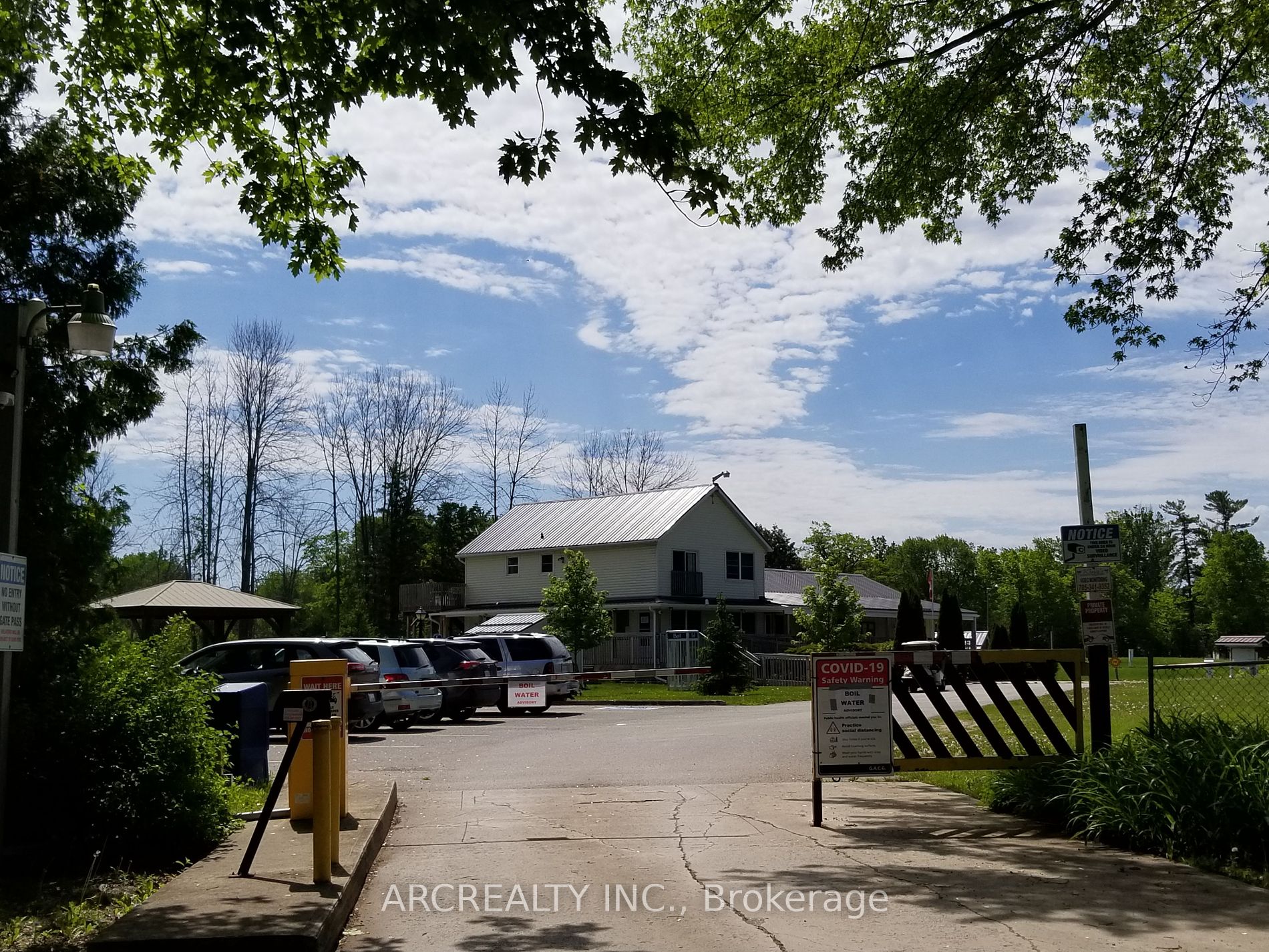 13 Bluebird Lane N Property Photo 6