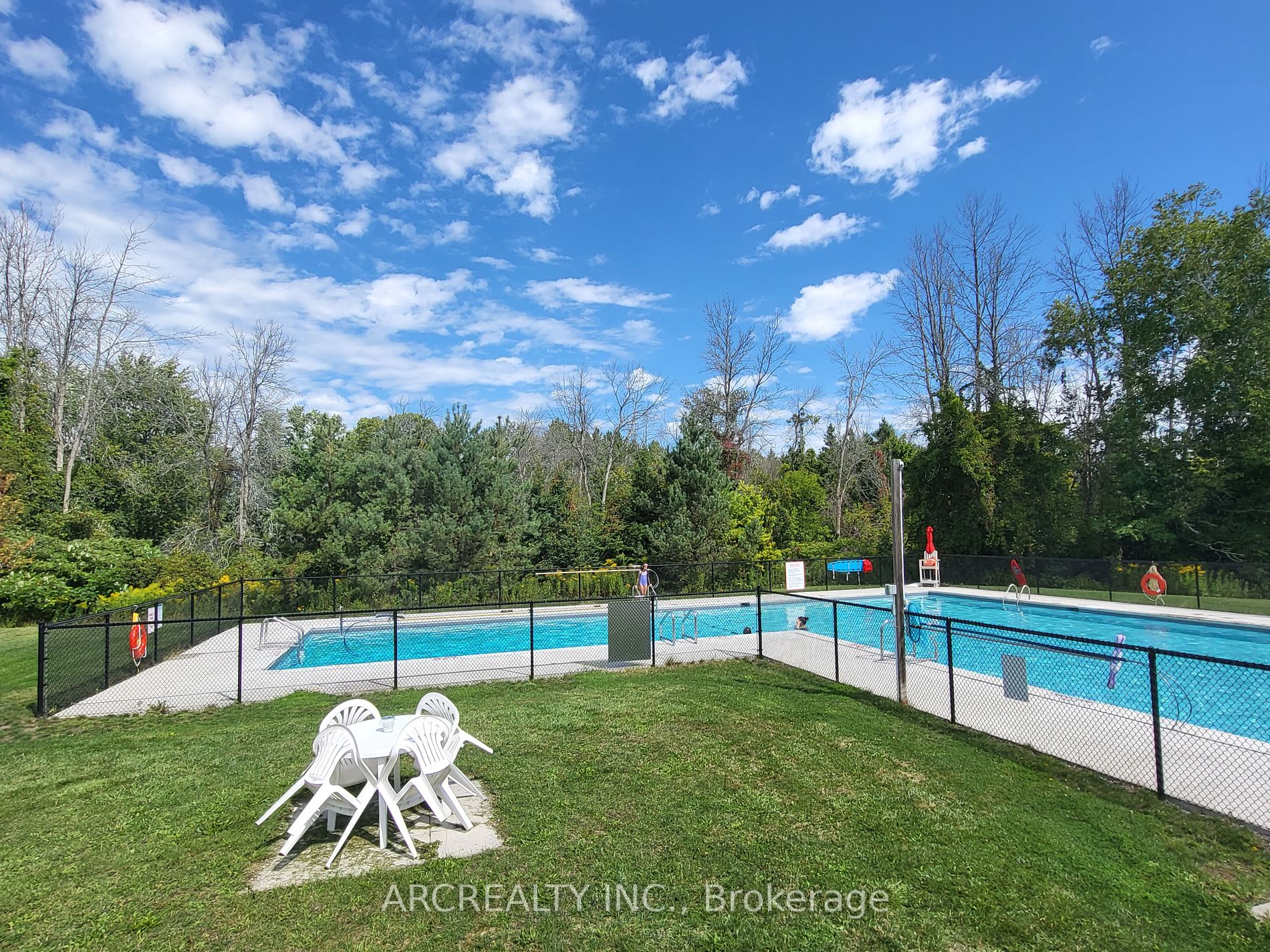 13 Bluebird Lane N Property Photo 7
