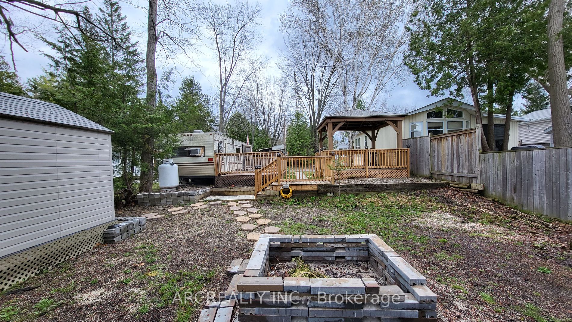 13 Bluebird Lane N Property Photo 14