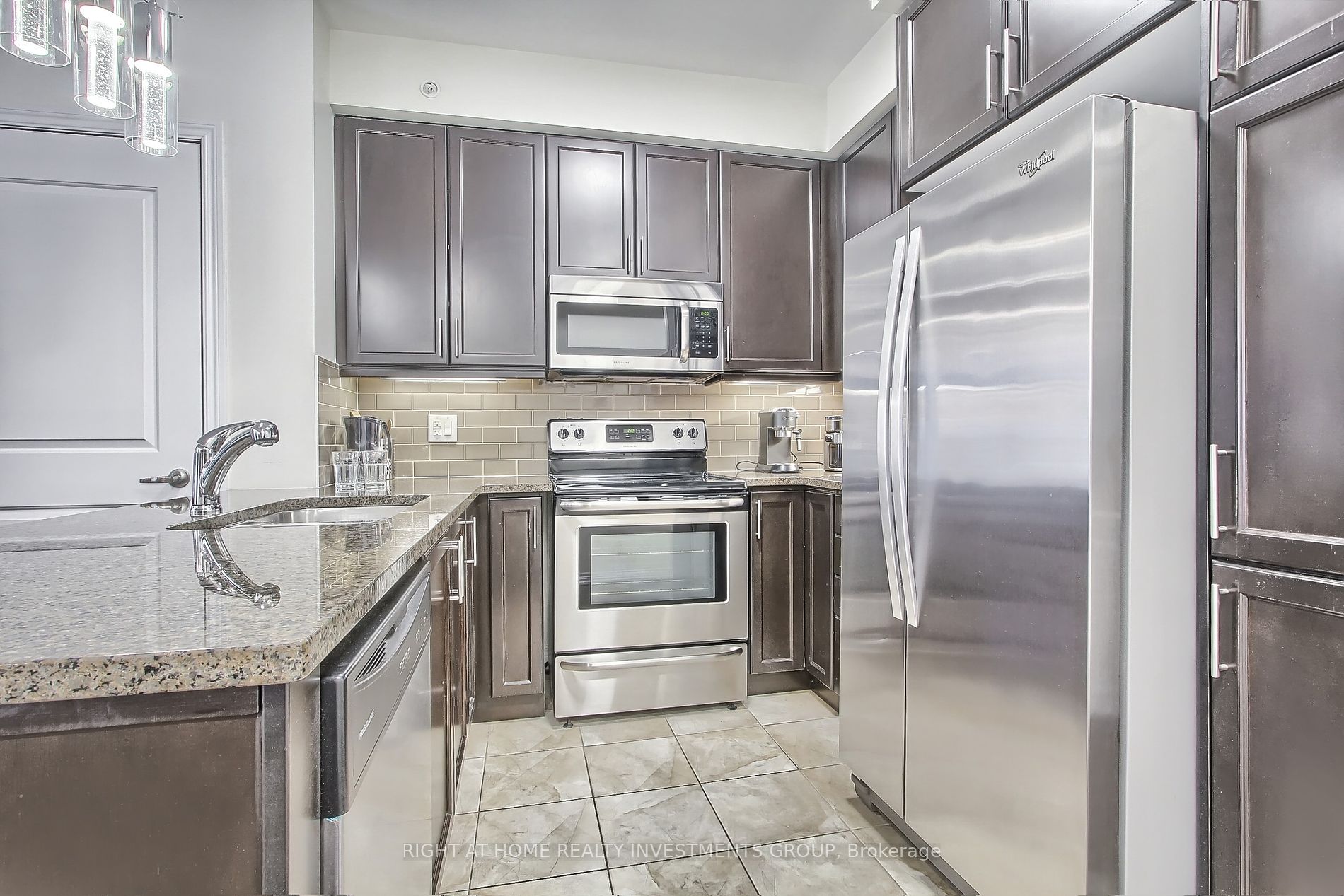 9255 Jane St 616 Property Photo 6