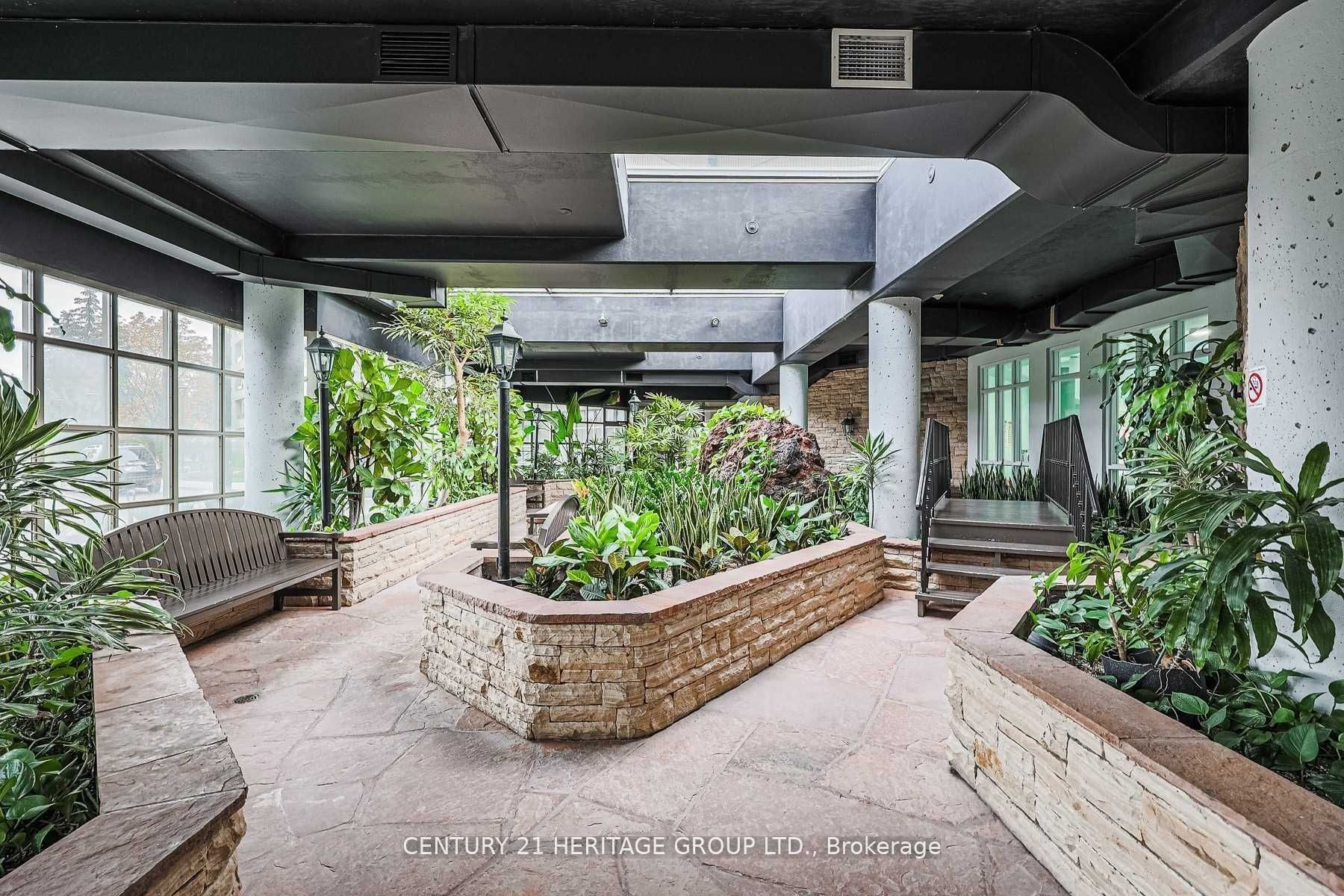 7 Townsgate Dr 7 Property Photo 35