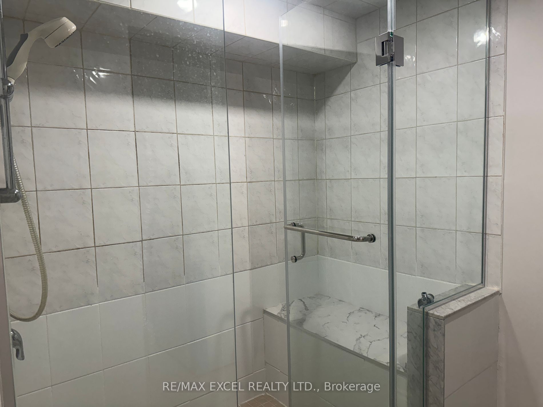 1001 Castlemore Ave Property Photo 13