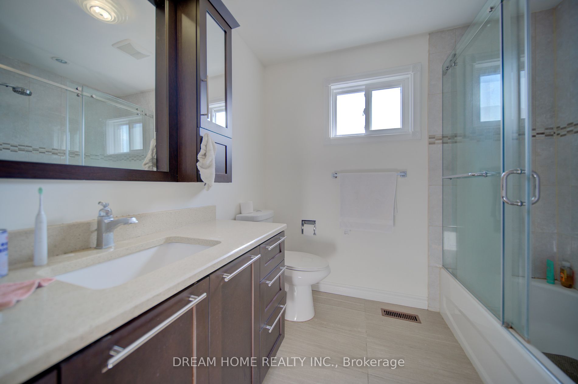 17 Caldbeck Ave Property Photo 14