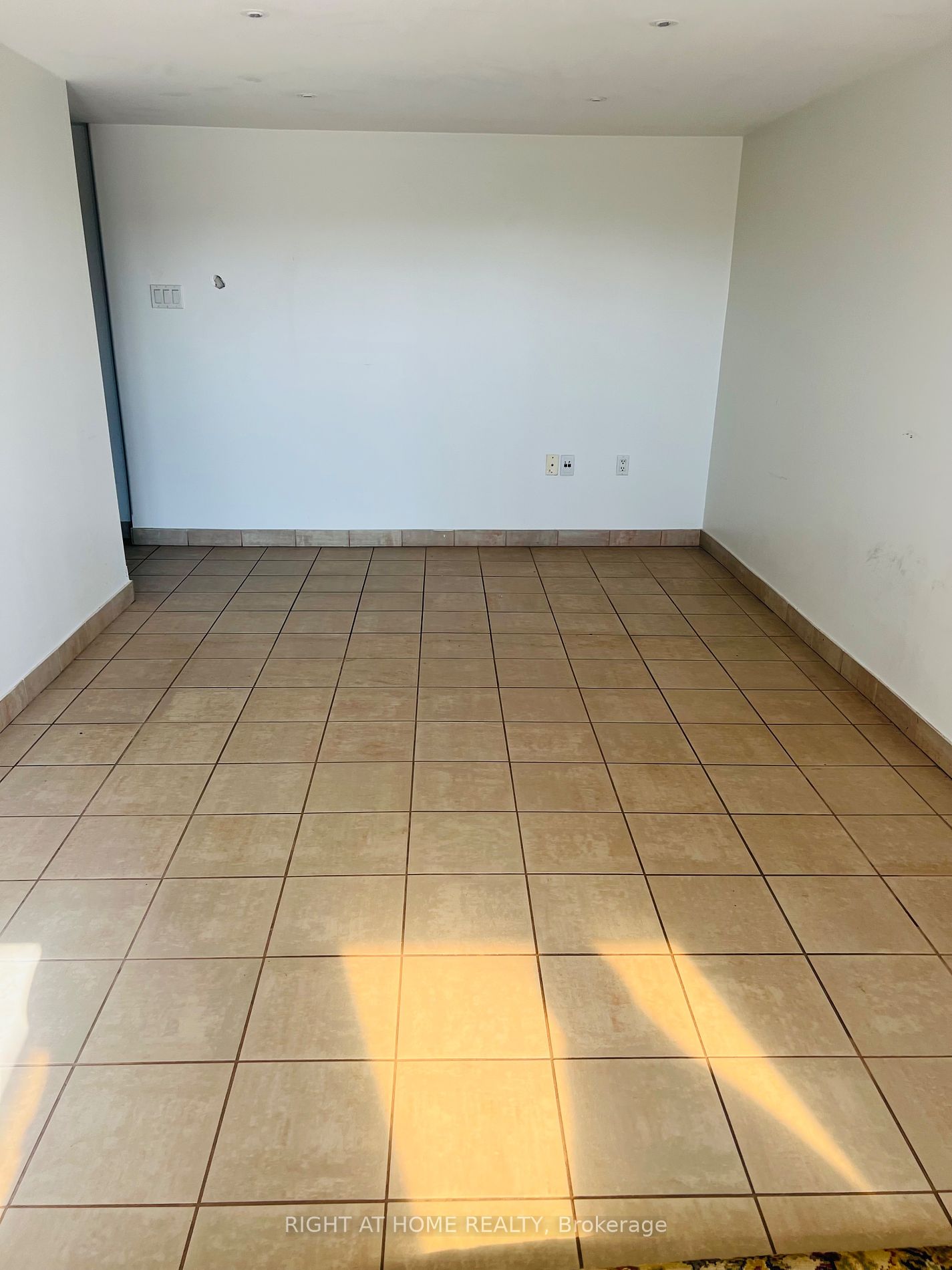 2506 Eighth Line Property Photo 3