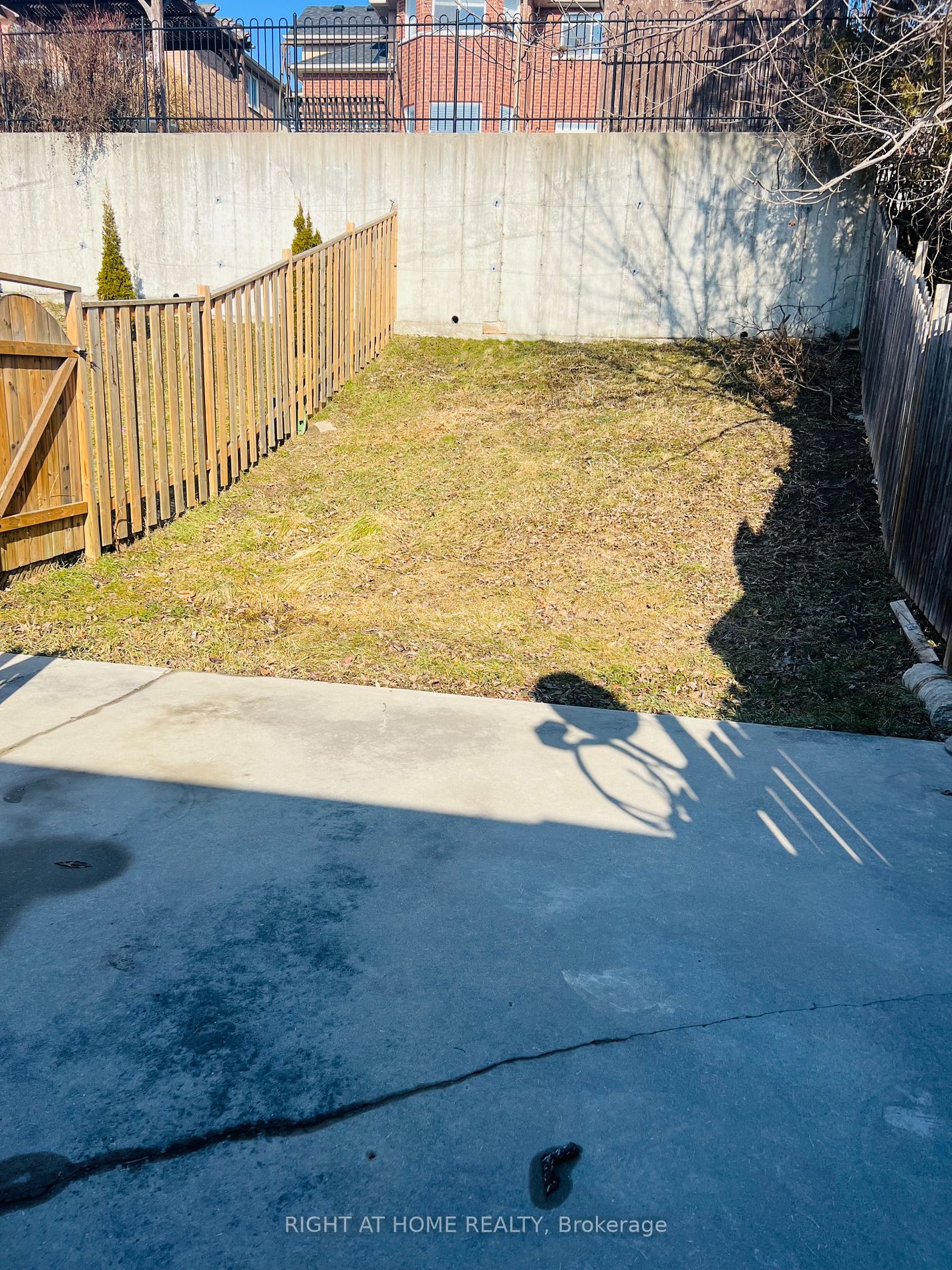 2506 Eighth Line Property Photo 7