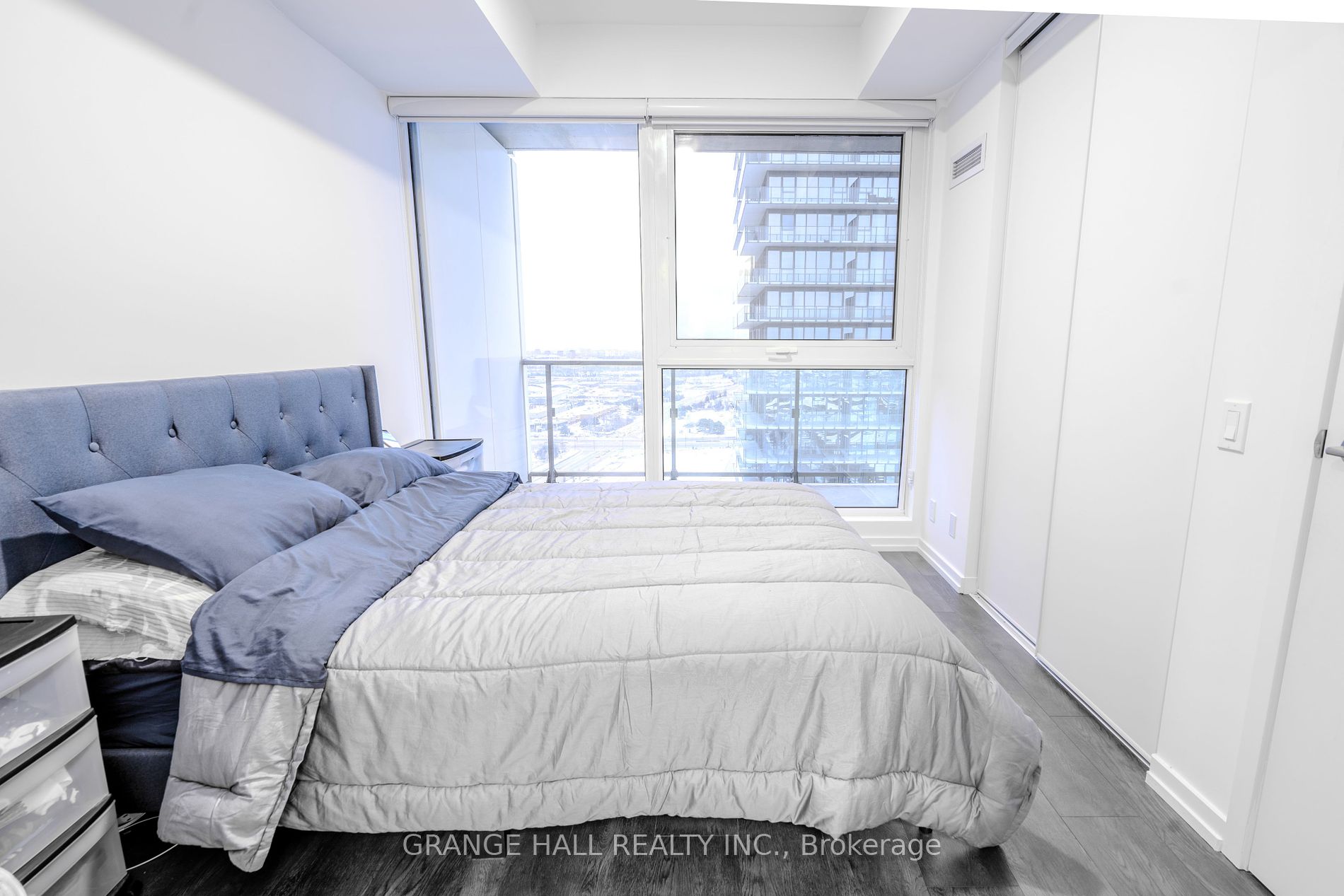 1000 Portage Pkwy 3 Property Photo 12
