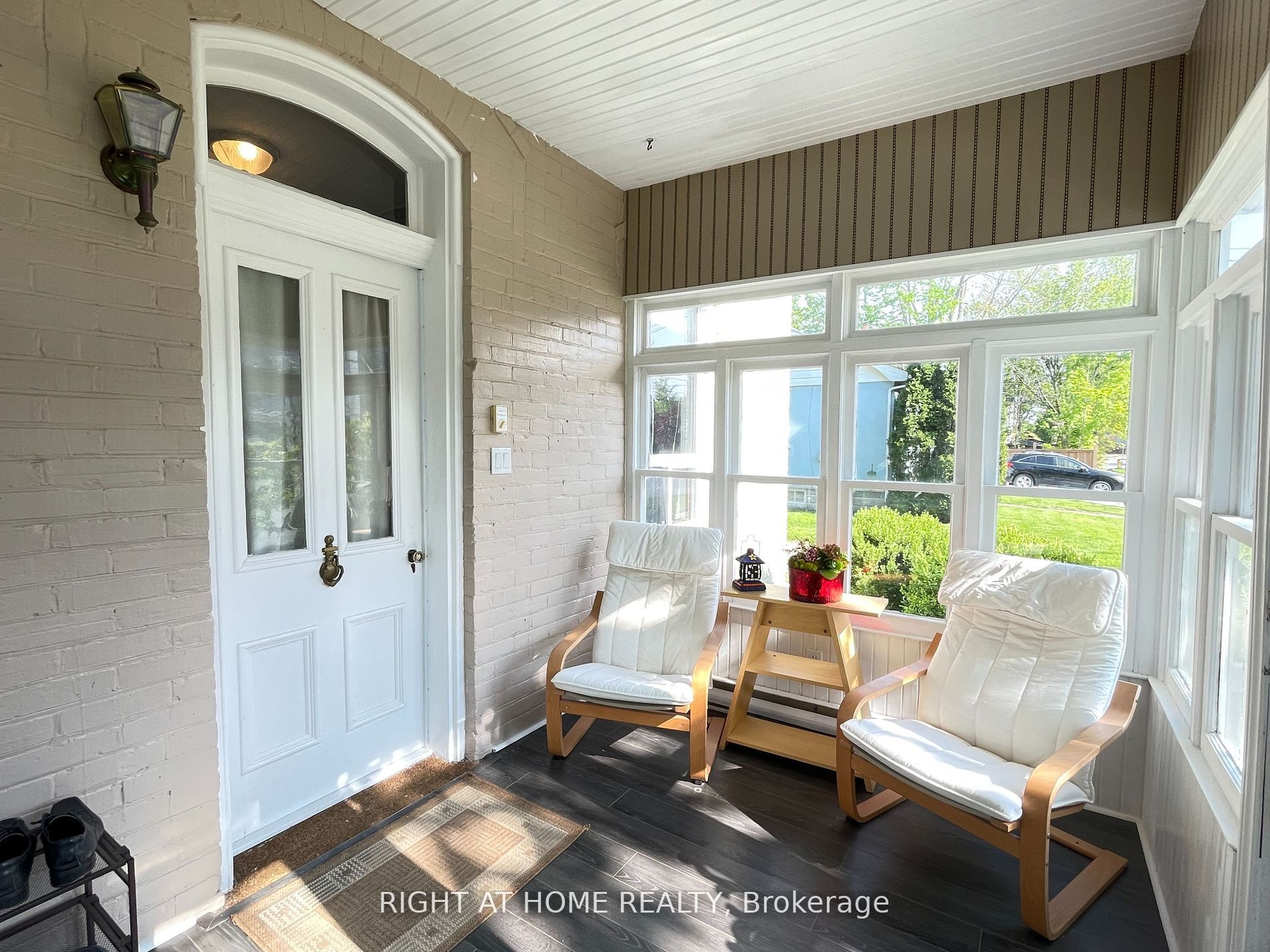 59 Ontario St E Property Photo 2