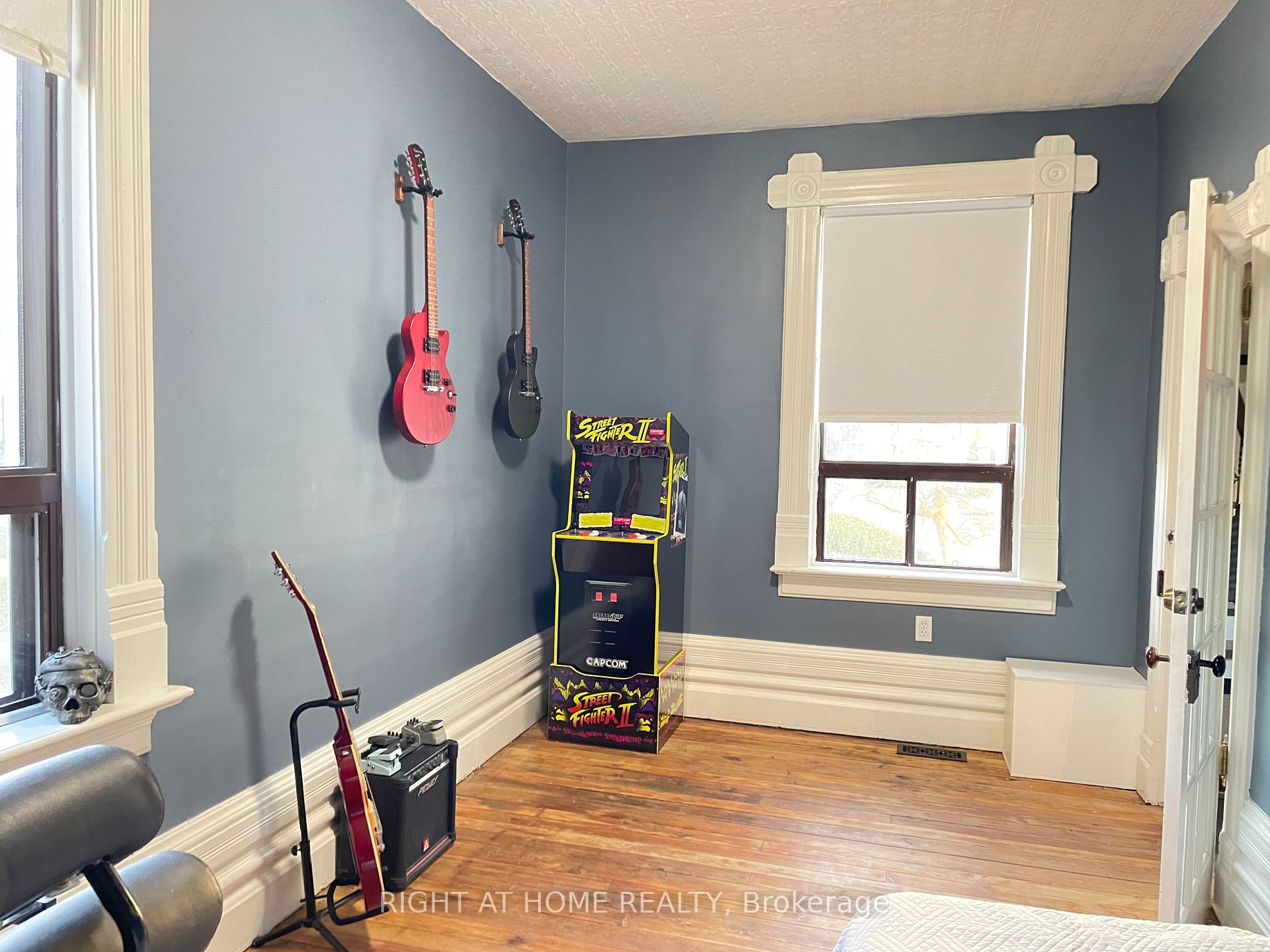 59 Ontario St E Property Photo 9