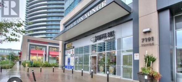 7191 Yonge St Property Photo 11