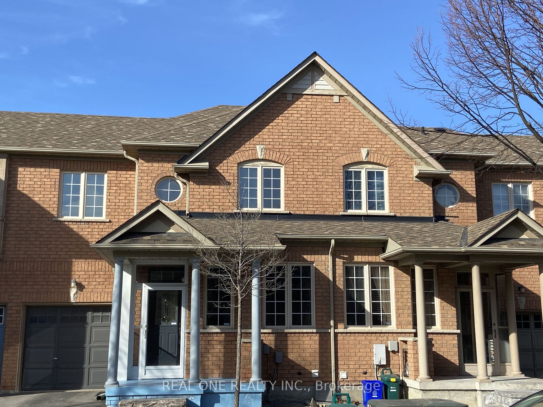 4 Magnotta Rd Property Photo