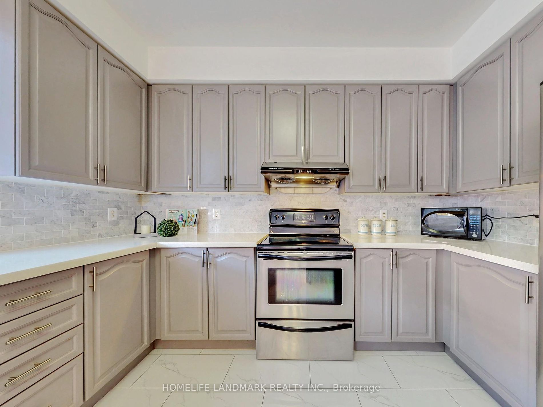 6 Saxony Dr Property Photo 12