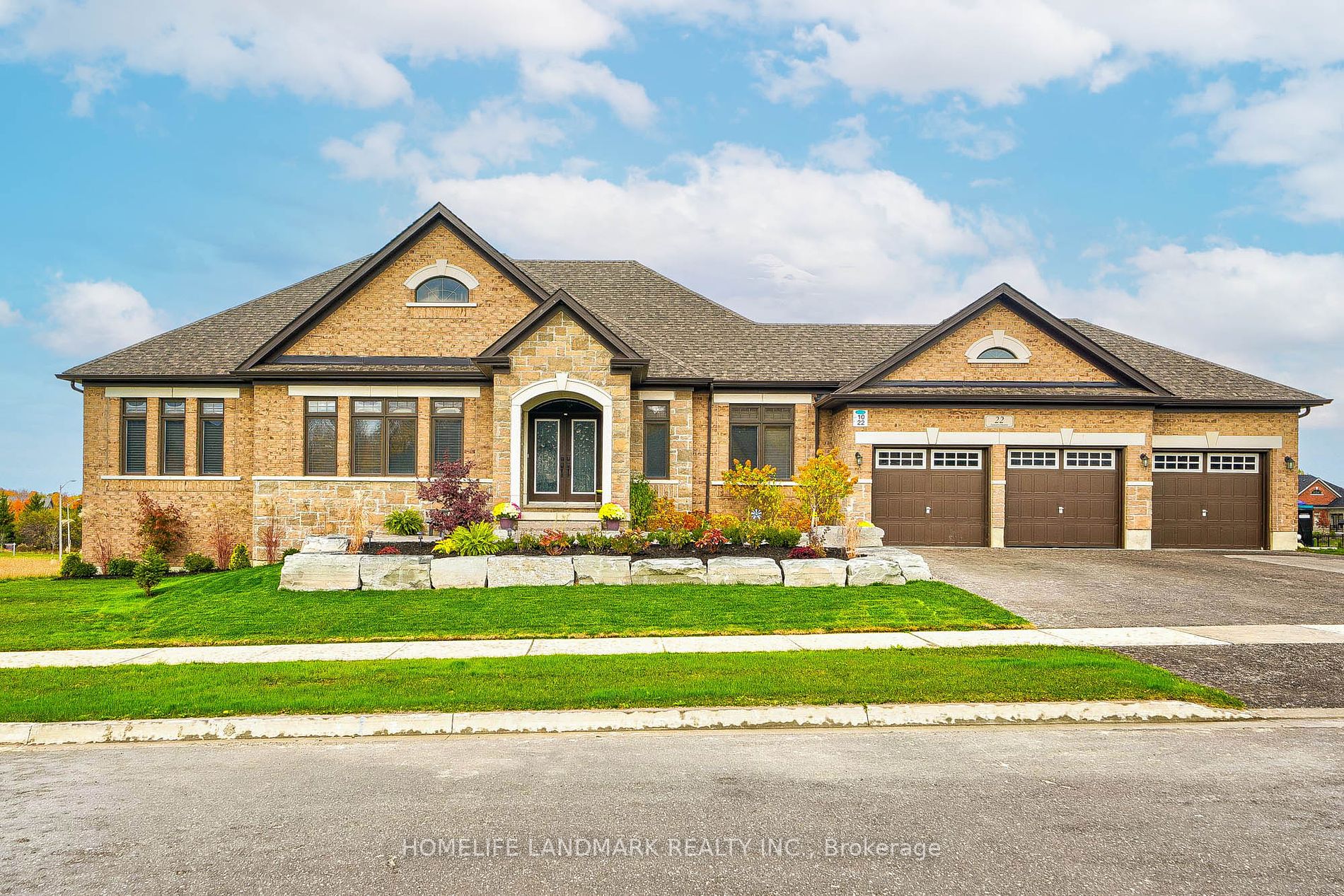 22 Stewart Cres Property Photo 1
