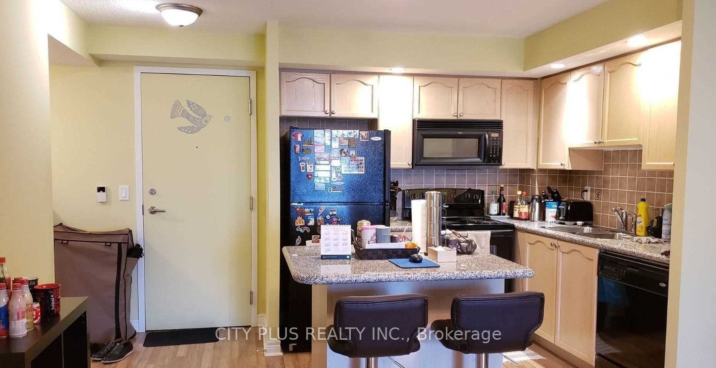 33 Cox Blvd 21 Property Photo 3