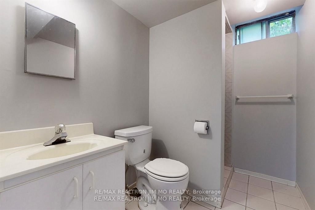 12 Featherstone Ave Property Photo 27