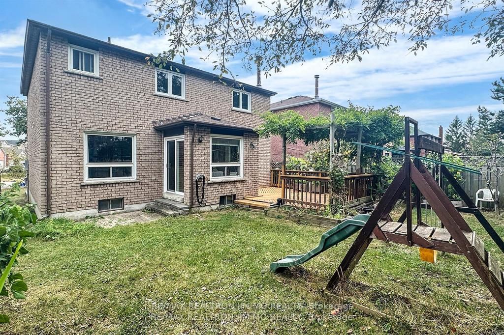 12 Featherstone Ave Property Photo 30