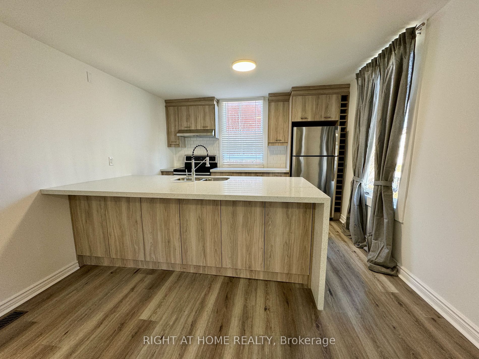 634 Gorham St Property Photo 3