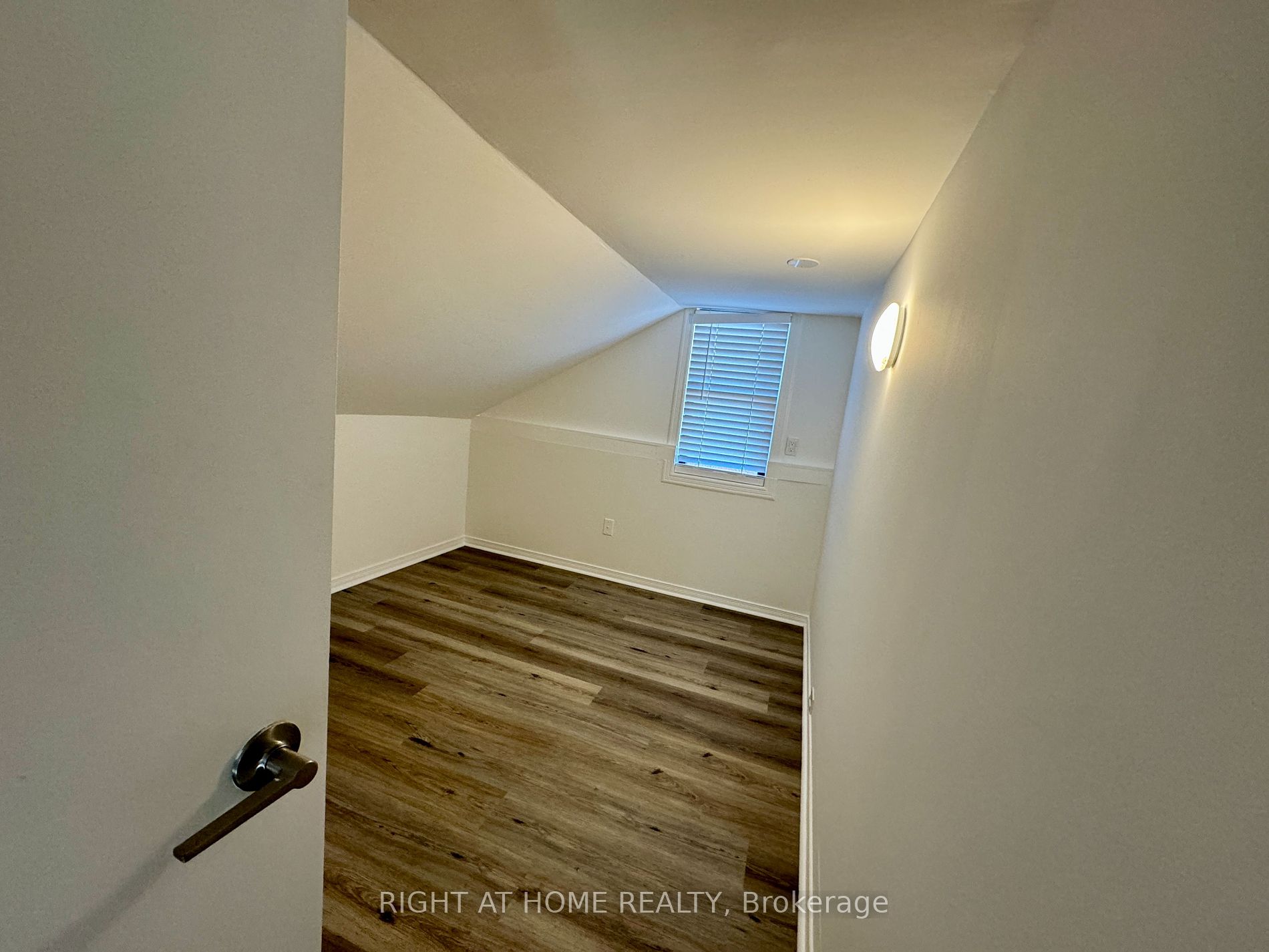 634 Gorham St Property Photo 14