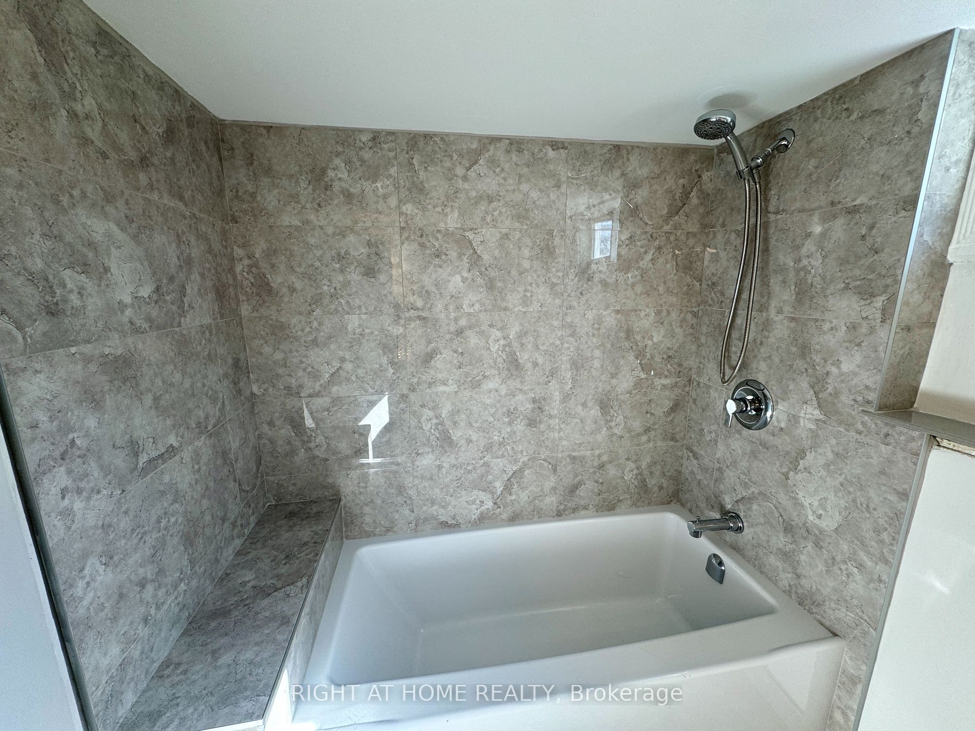 634 Gorham St Property Photo 16