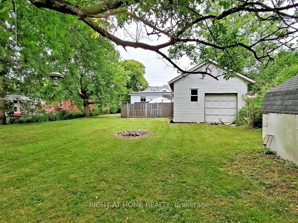 634 Gorham St Property Photo 19