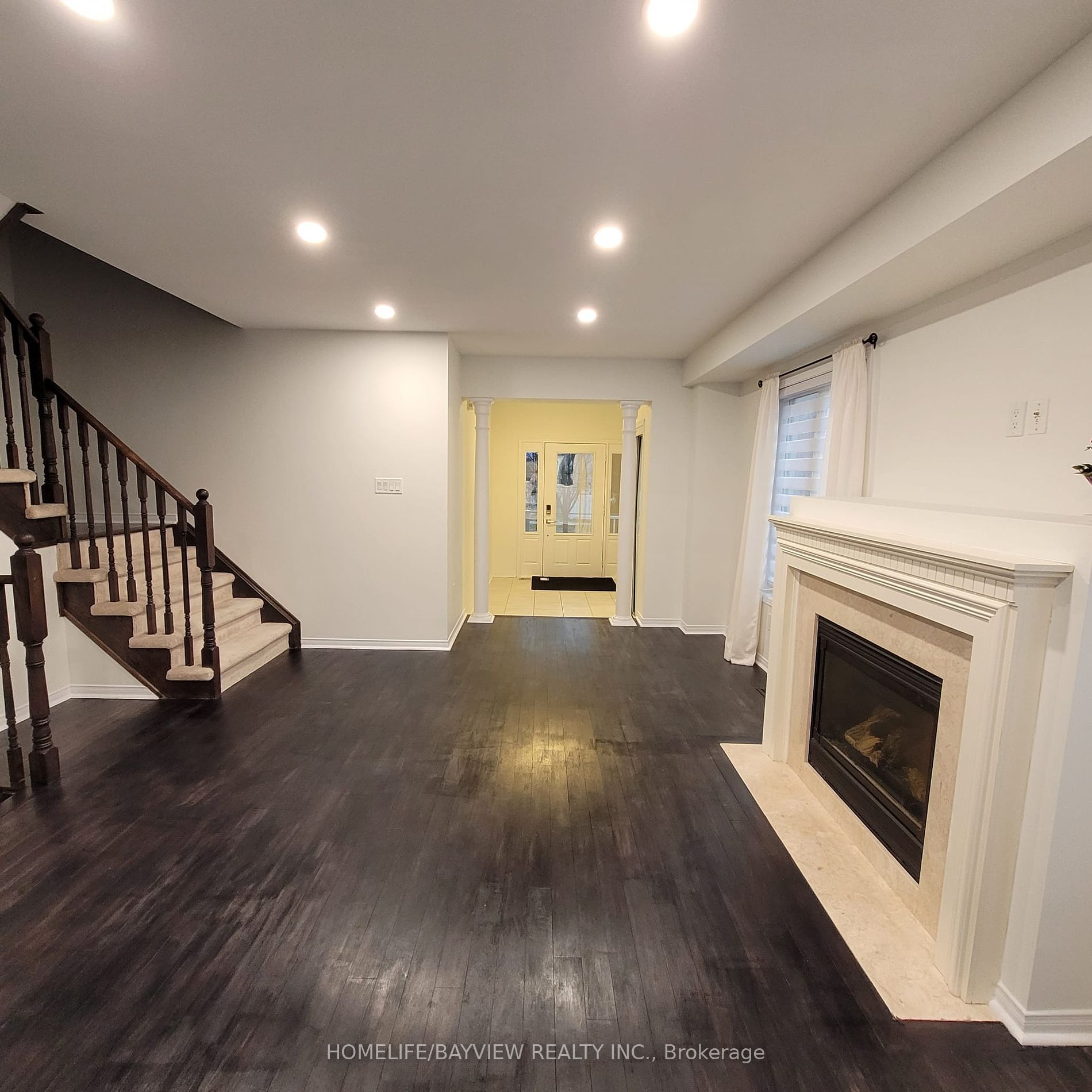 124 Gwillimbury Dr Property Photo 4